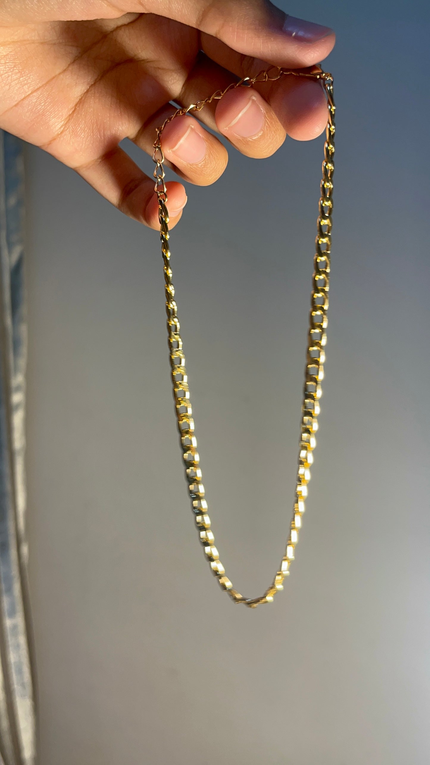 Small Golden Chain-01