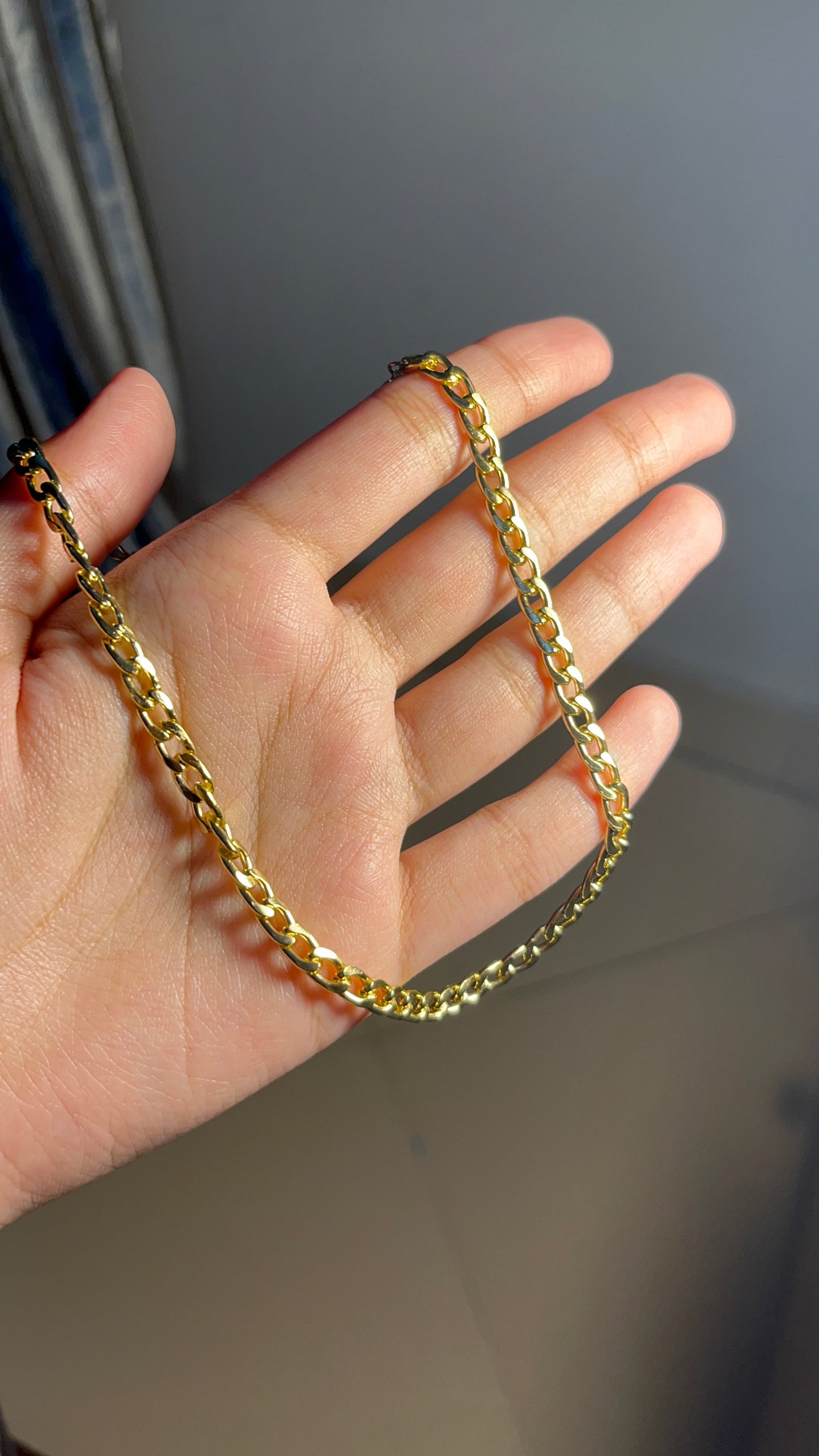 Small Golden Chain-01