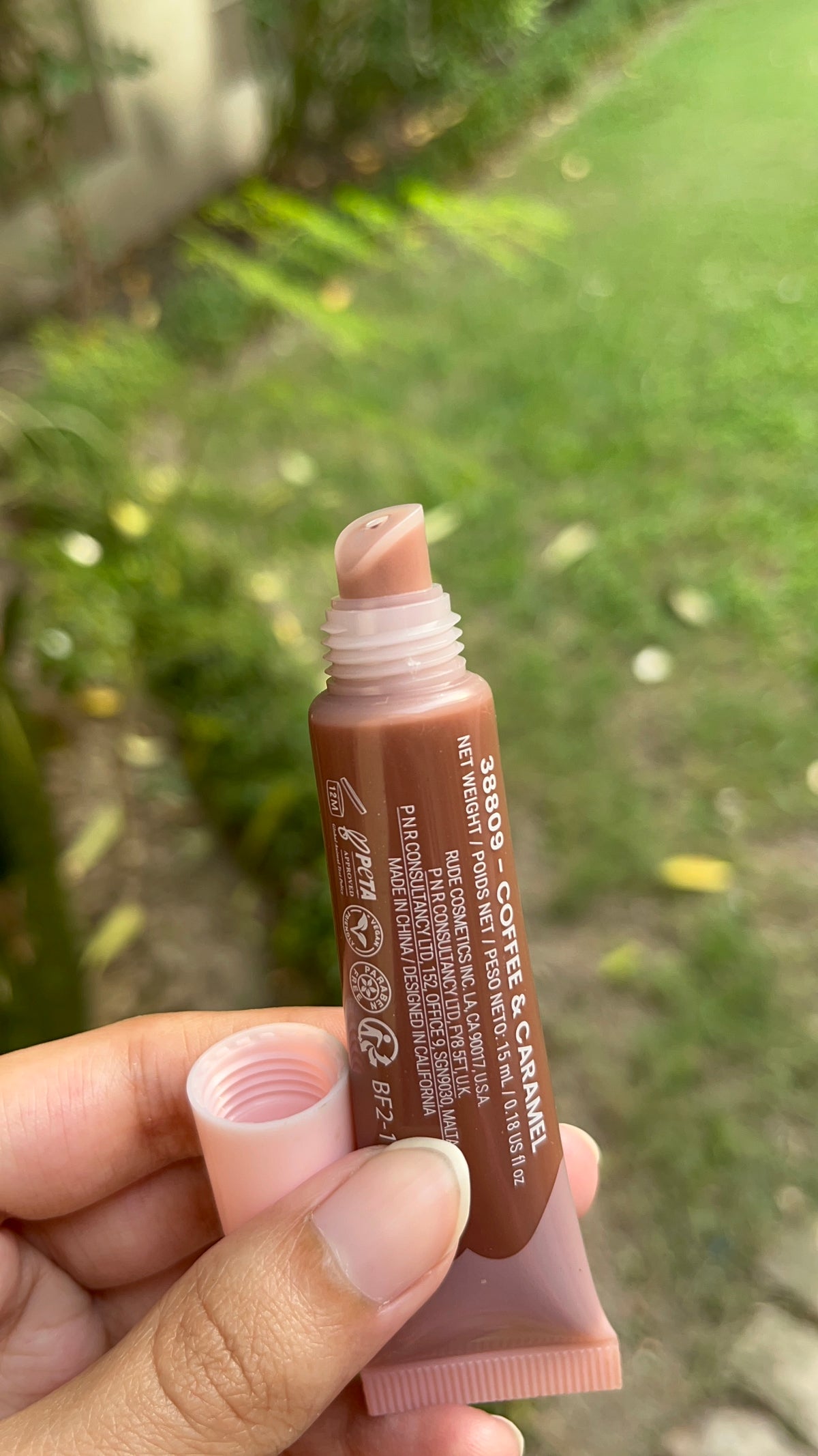 Brown Peptide lip treatment
