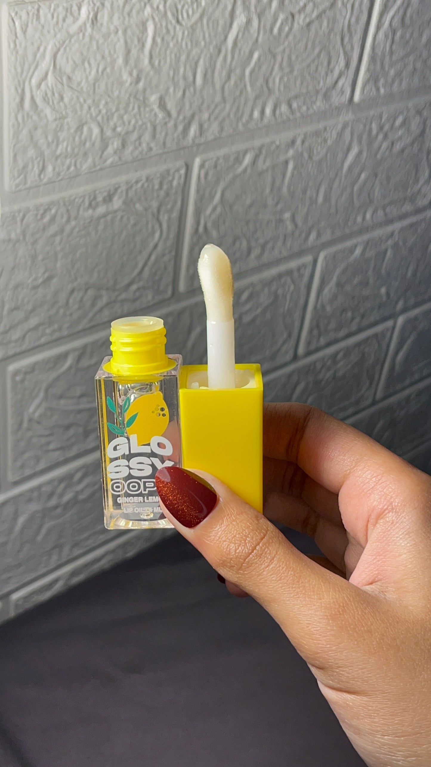 GLOSSY LipOil-Yellow