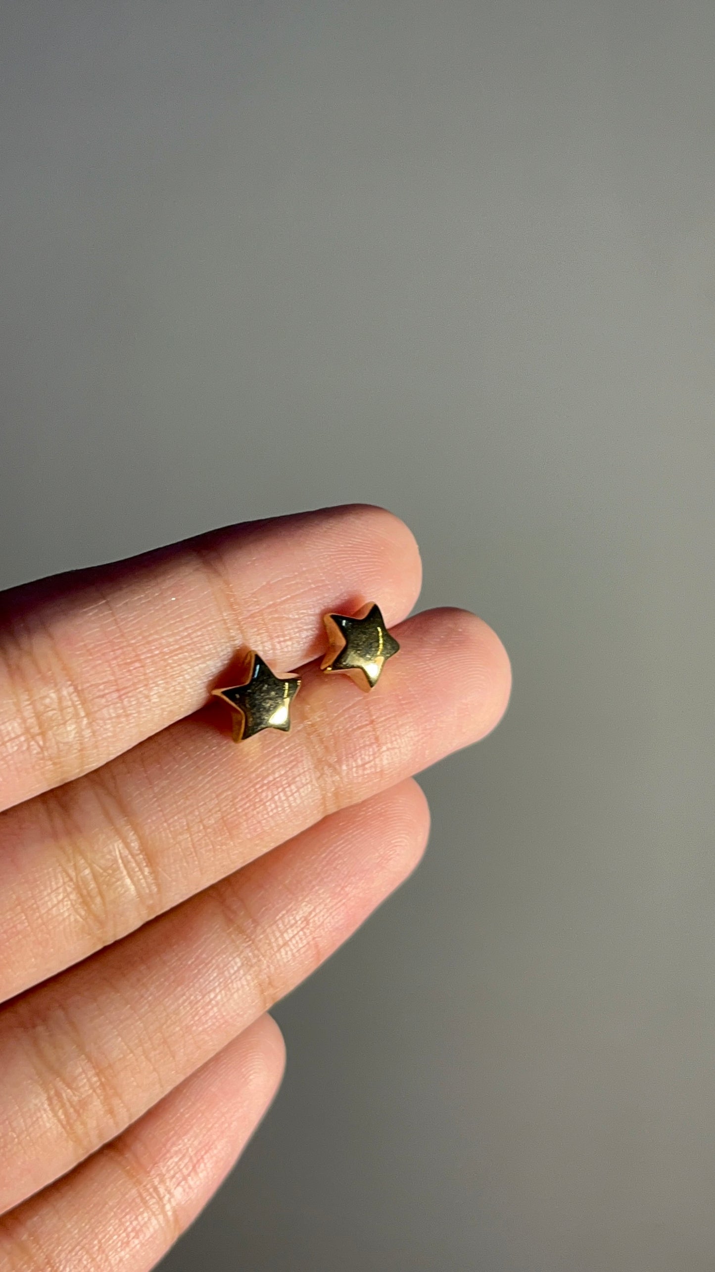 Set of 2 studs
