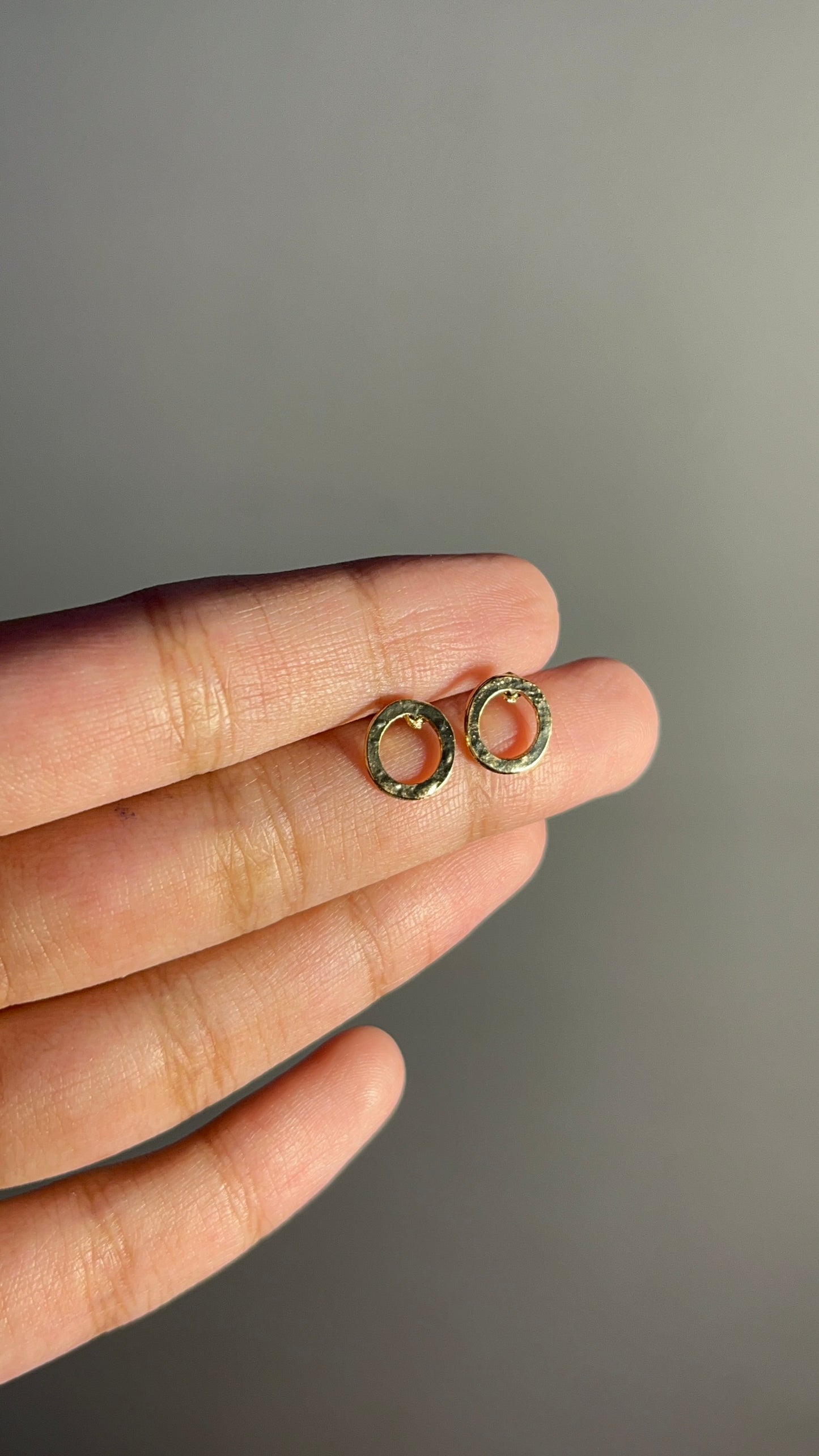 Set of 4 studs
