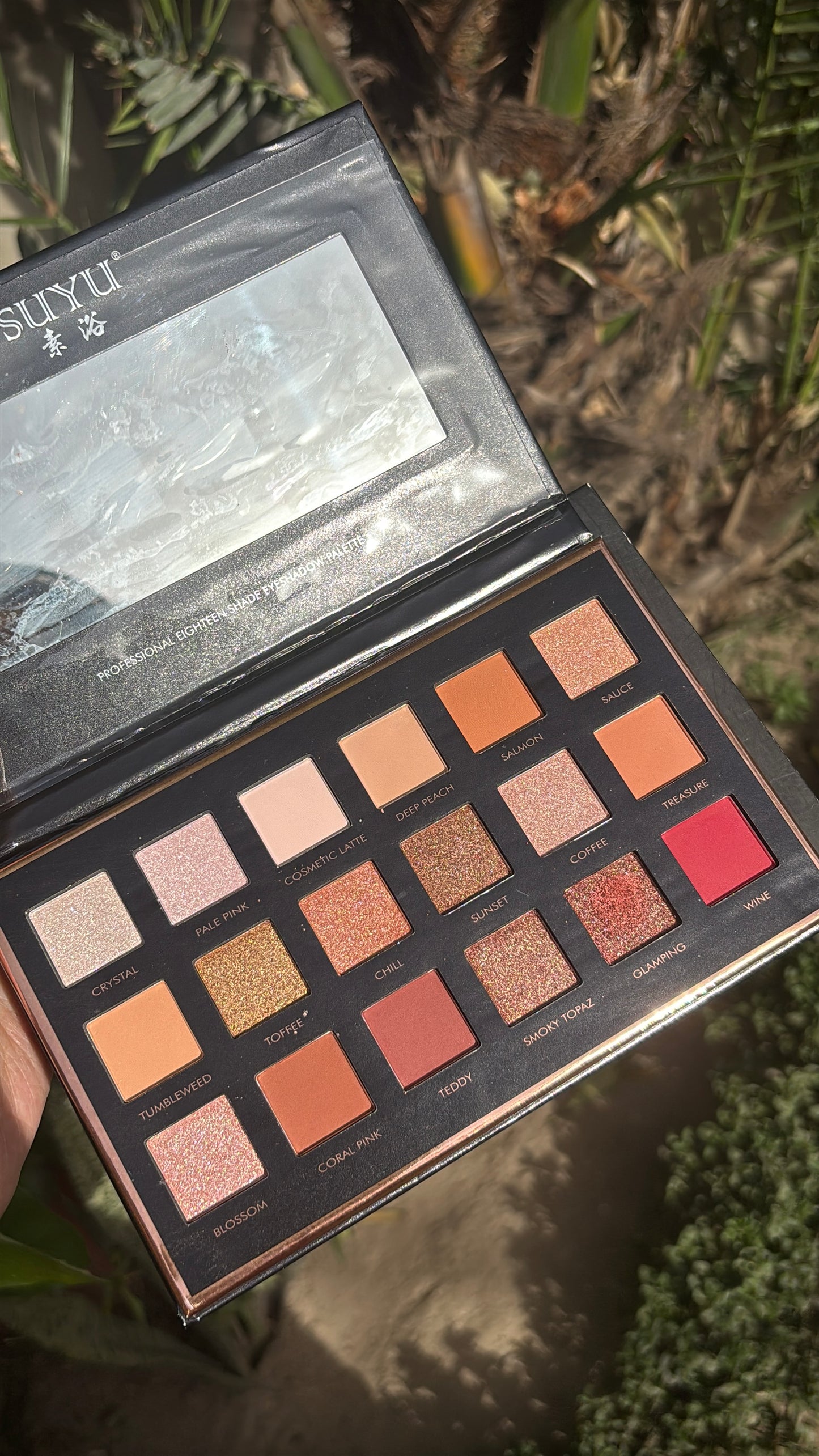 18 Color Eyeshadow Palette