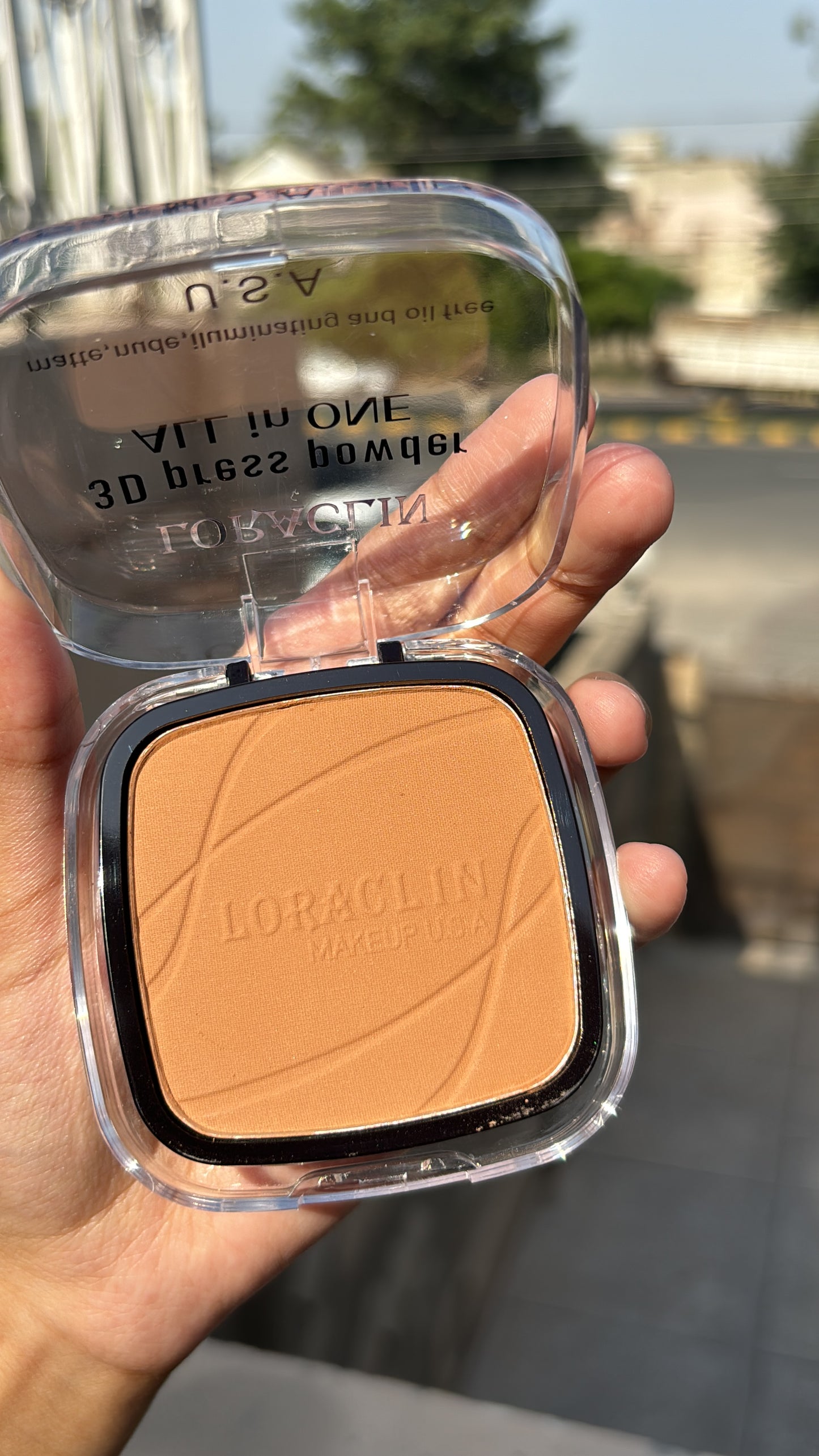 Compact and Contour Powder