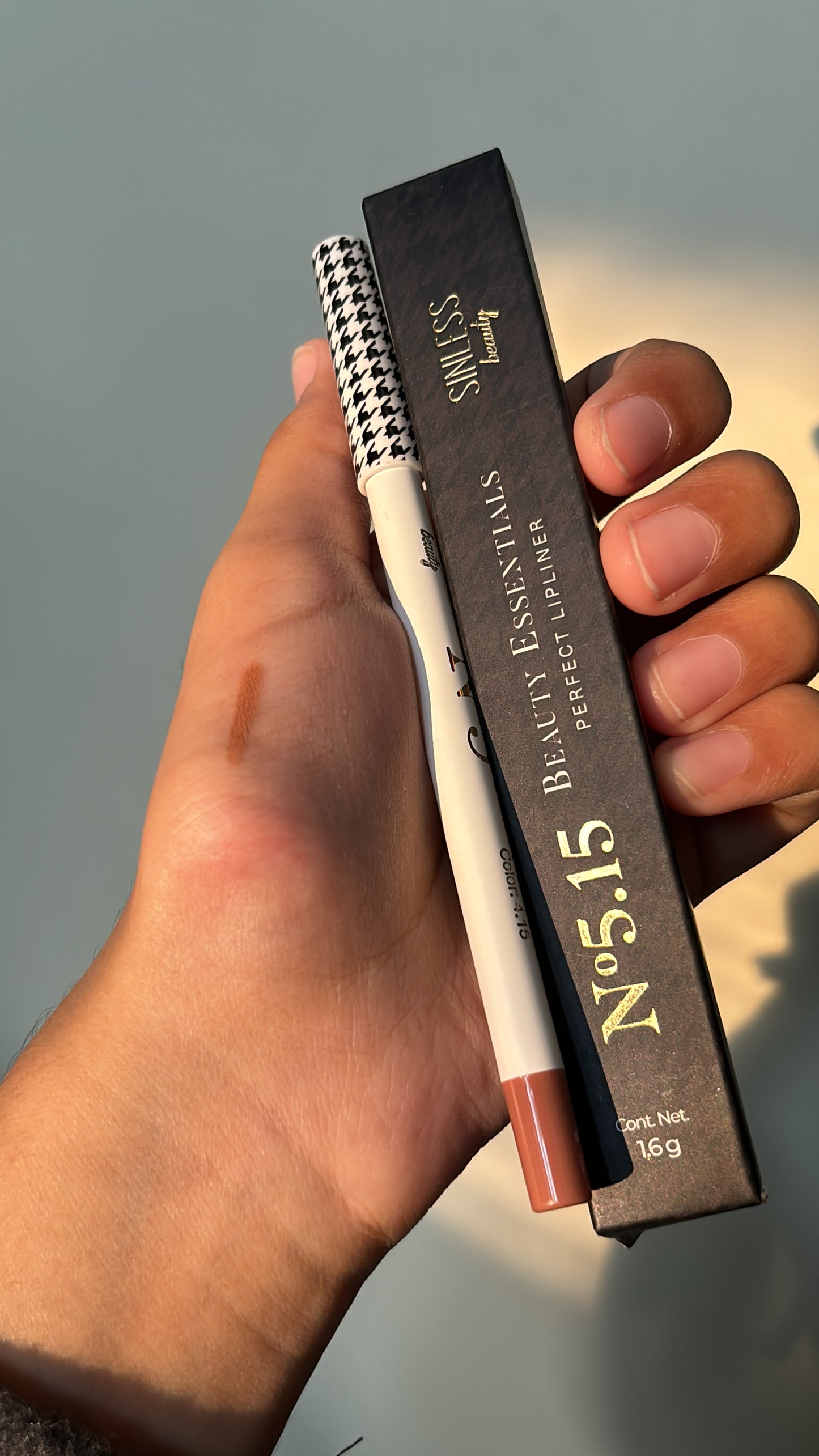 BEAUTY ESSENTIALS LipPencil