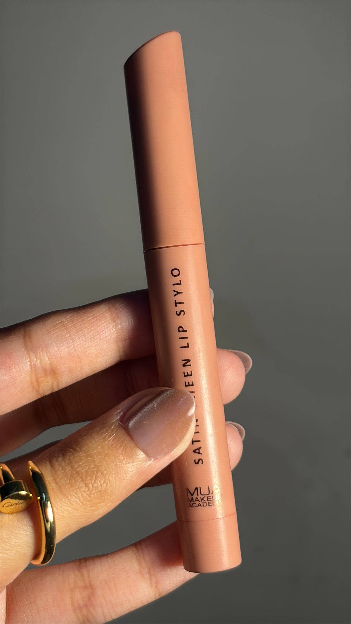Satin Sheen Lipstick Nude pink