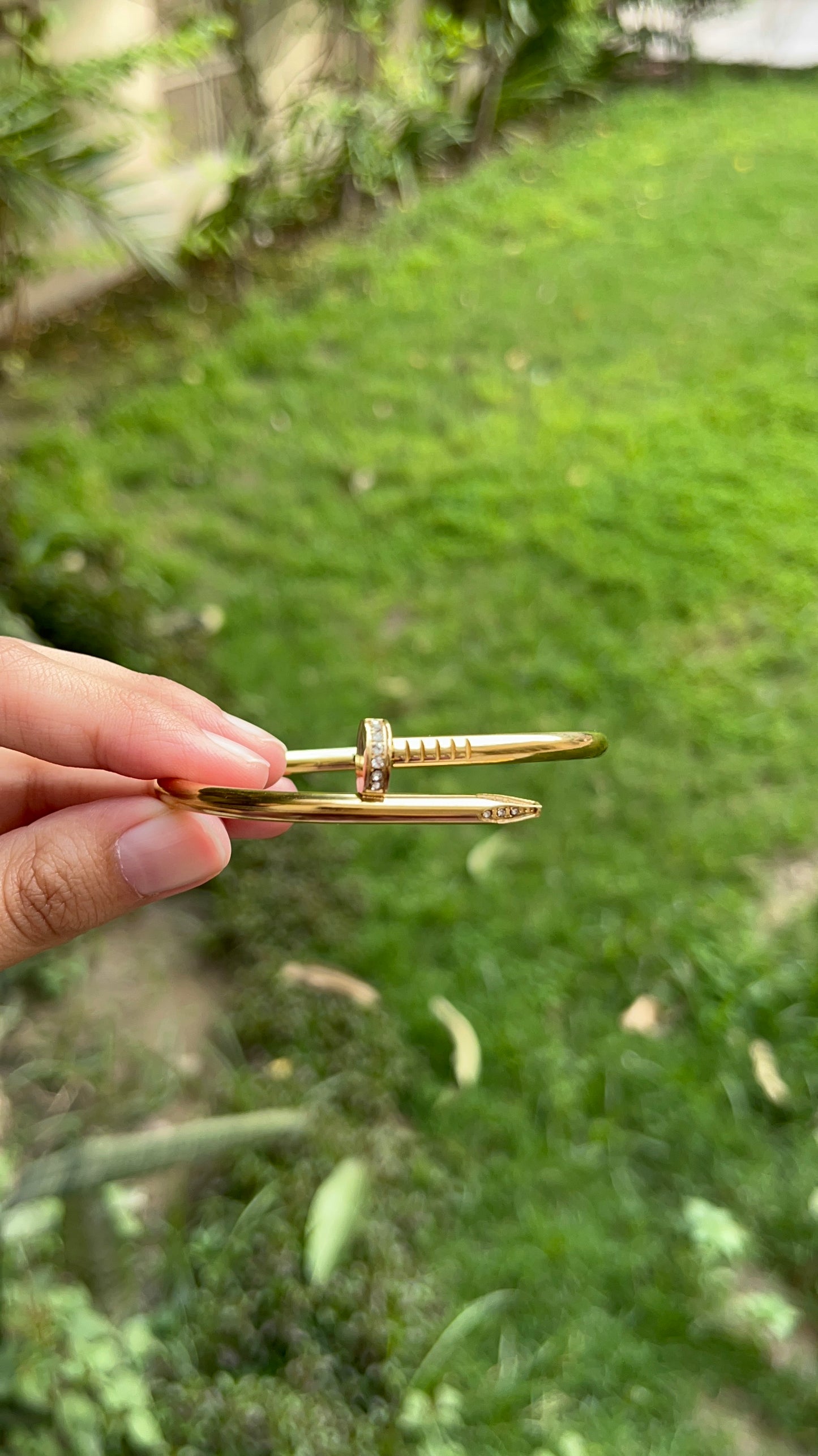 Stone nail Handcuff
