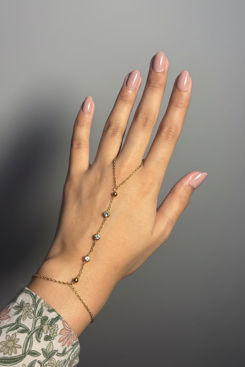 Dainty HandChain