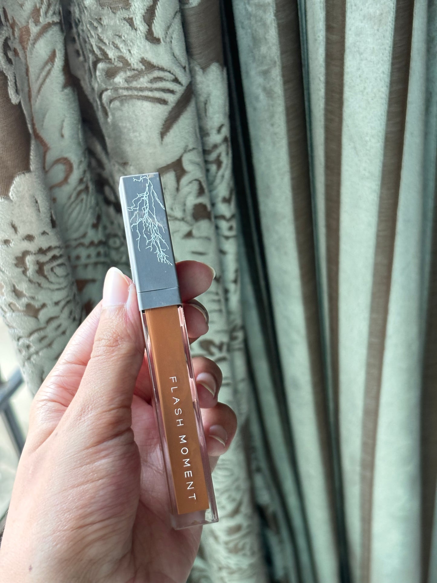 Flash Moment Liquid Concealer