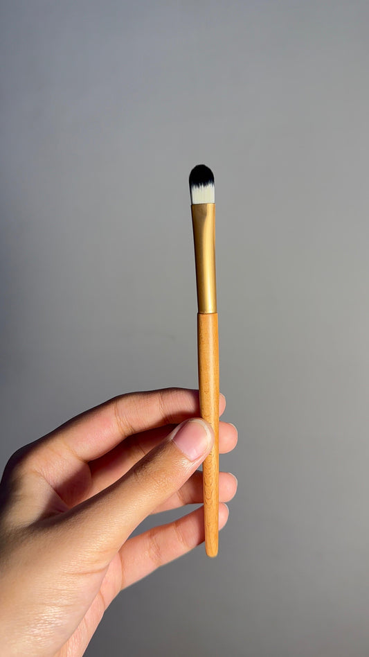 Flat EyeBrush