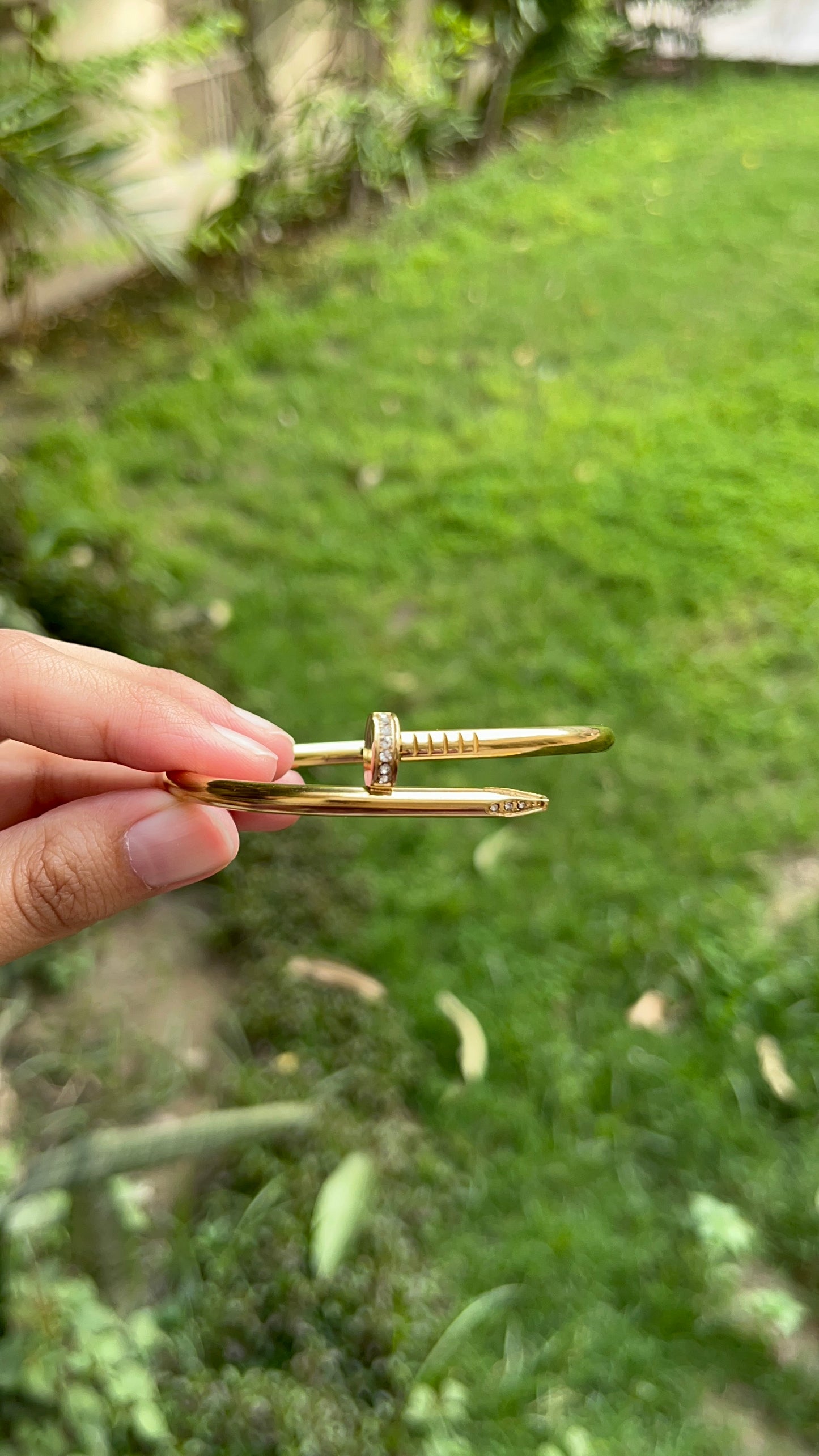 Stone nail Handcuff