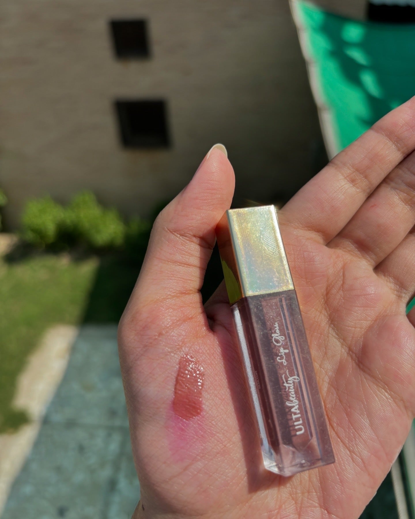 Lip Oils & Shinny Gloss