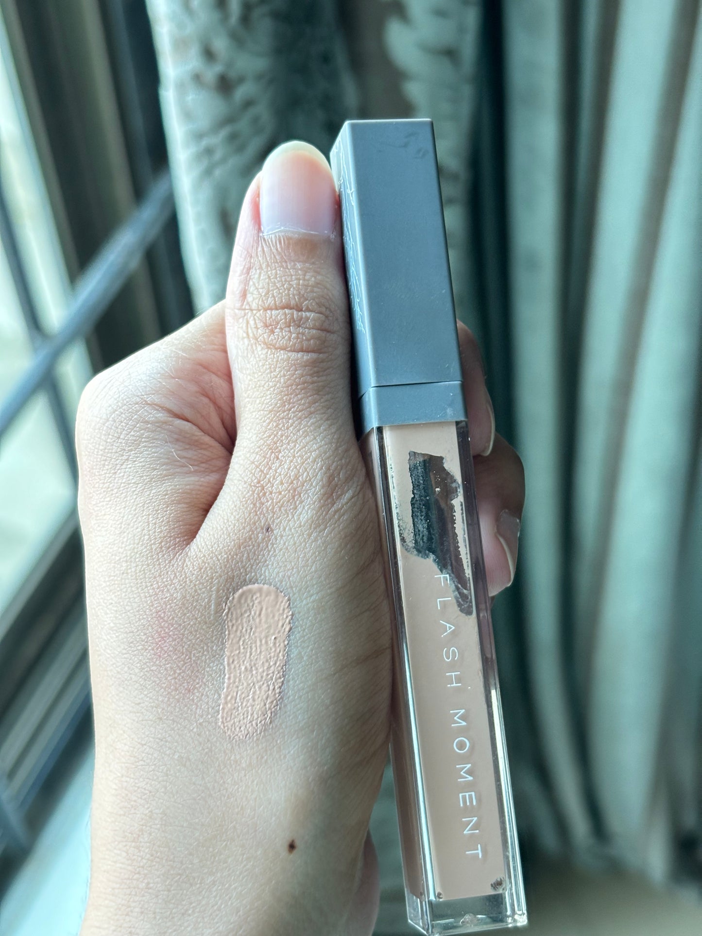 Flash Moment Liquid Concealer