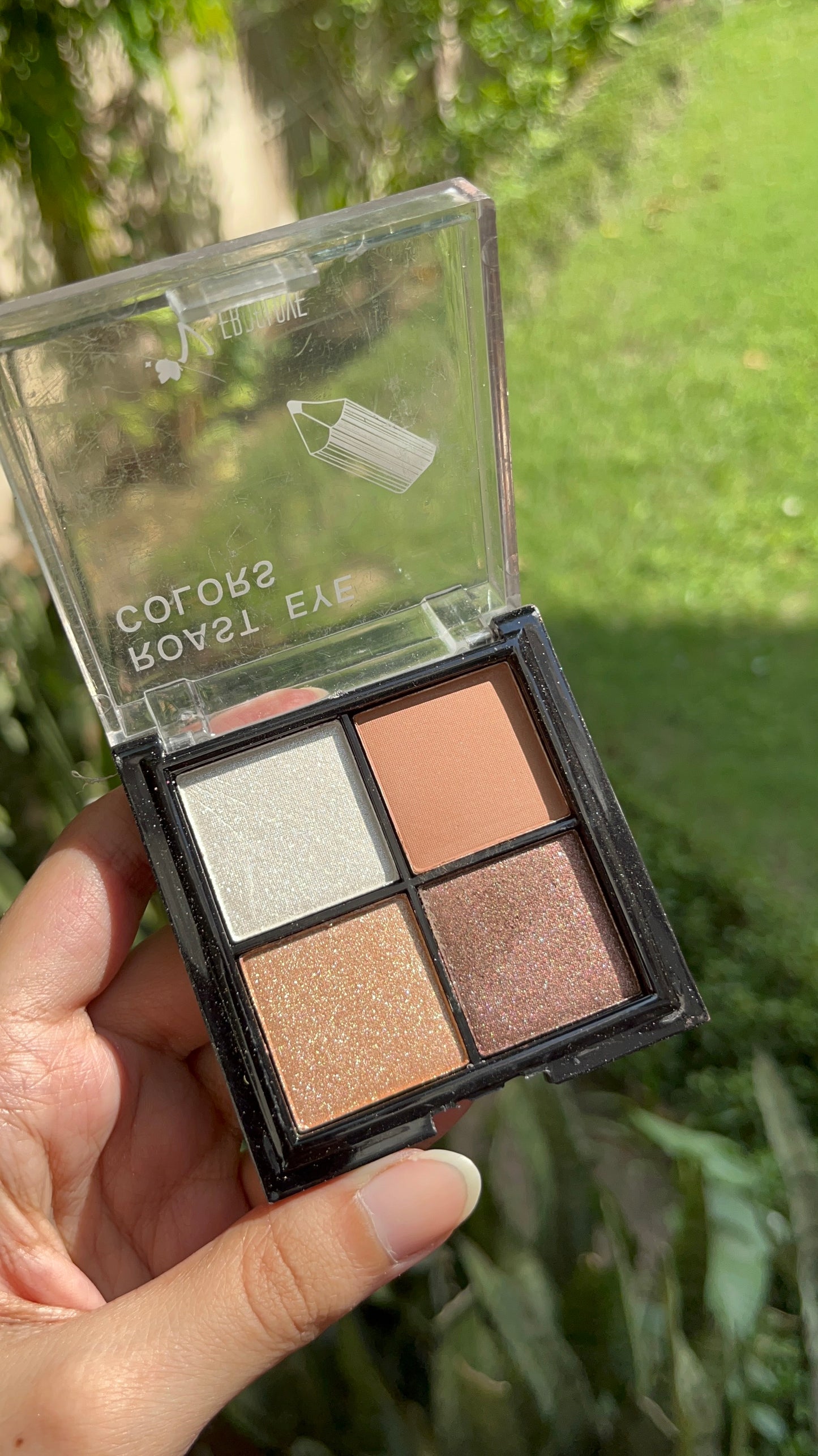 4 Color Eyeshadow palette