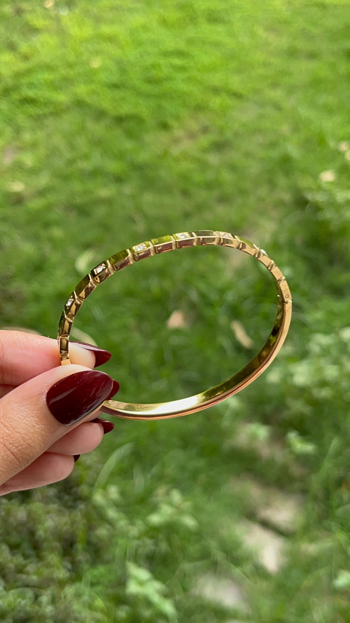 Thin Stone Handcuff