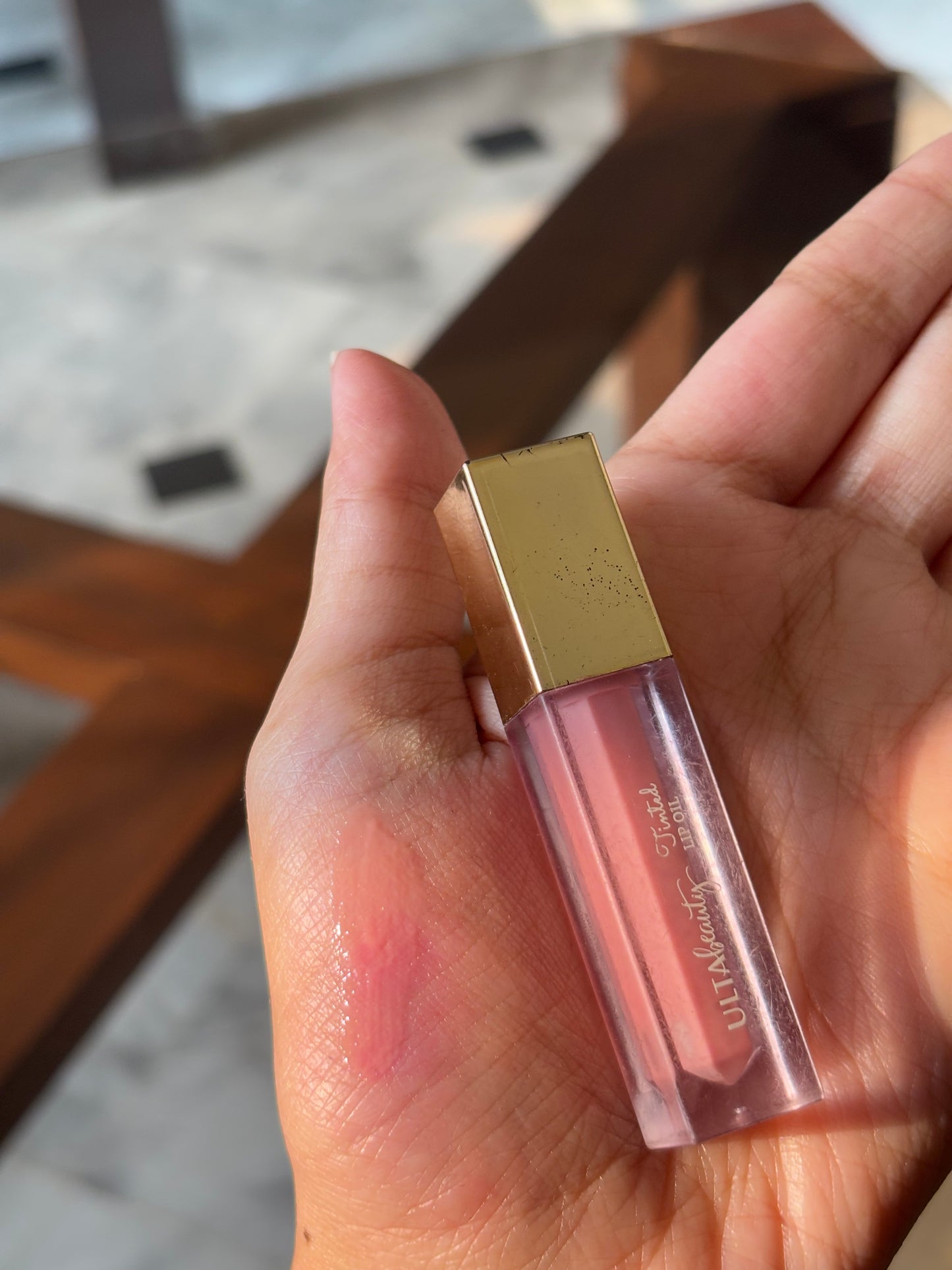 Lip Oils & Shinny Gloss