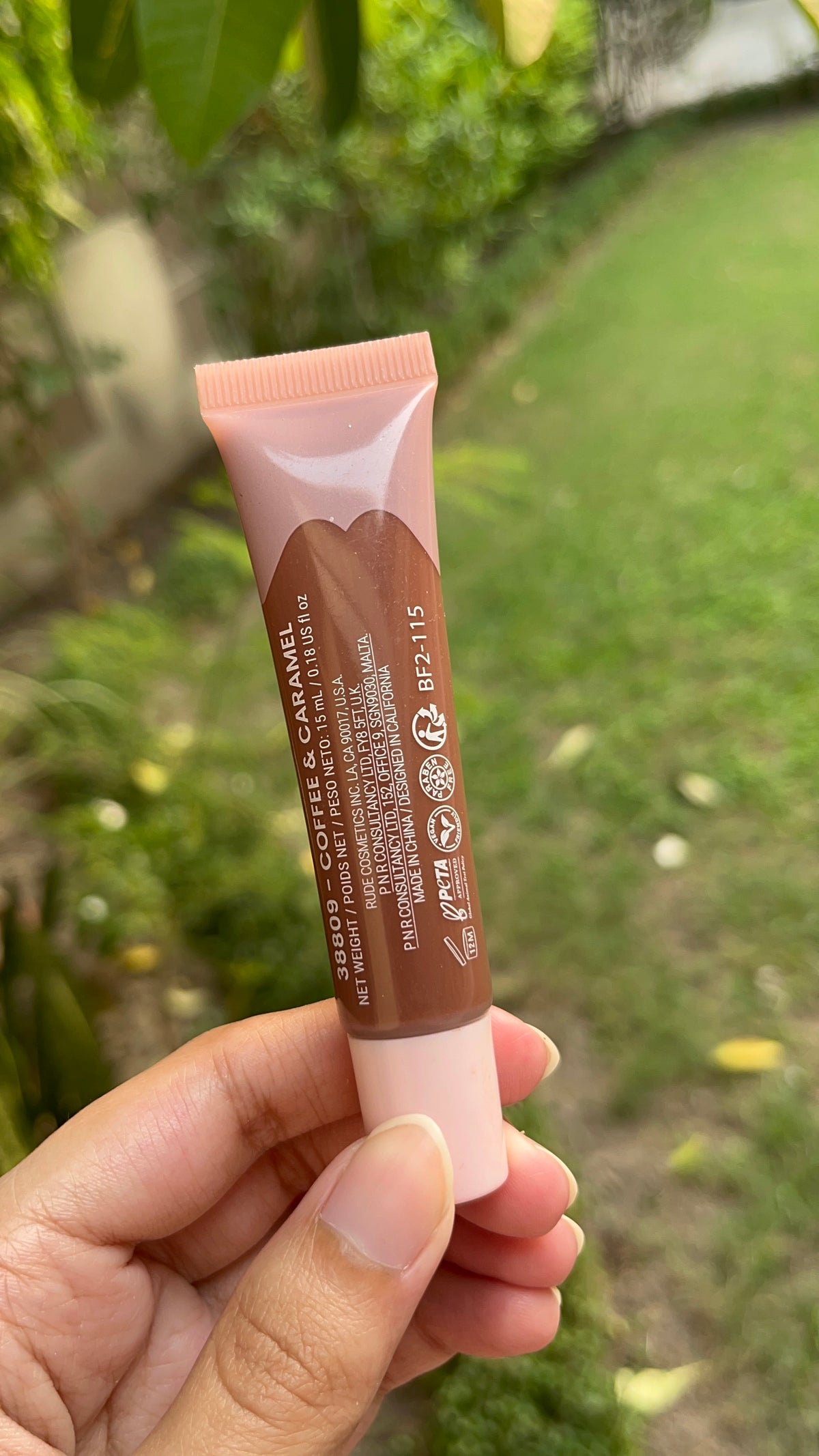 Brown Peptide lip treatment
