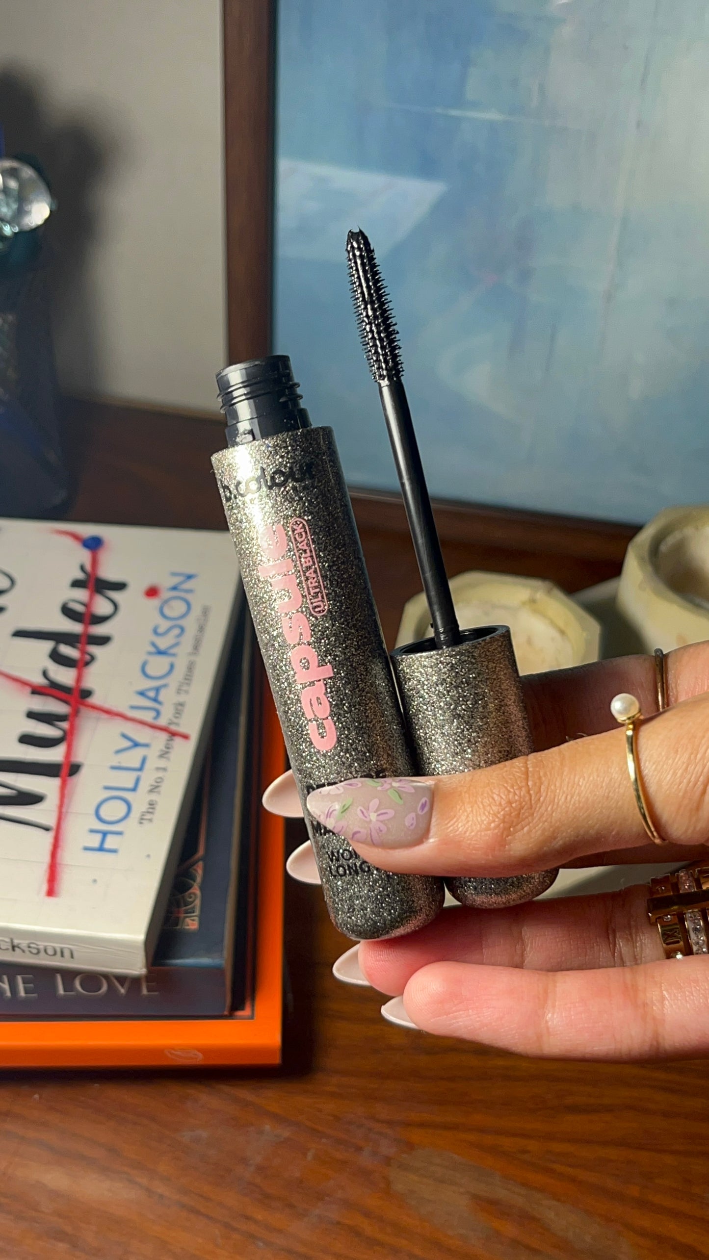 ULTRA BLACK MASCARA