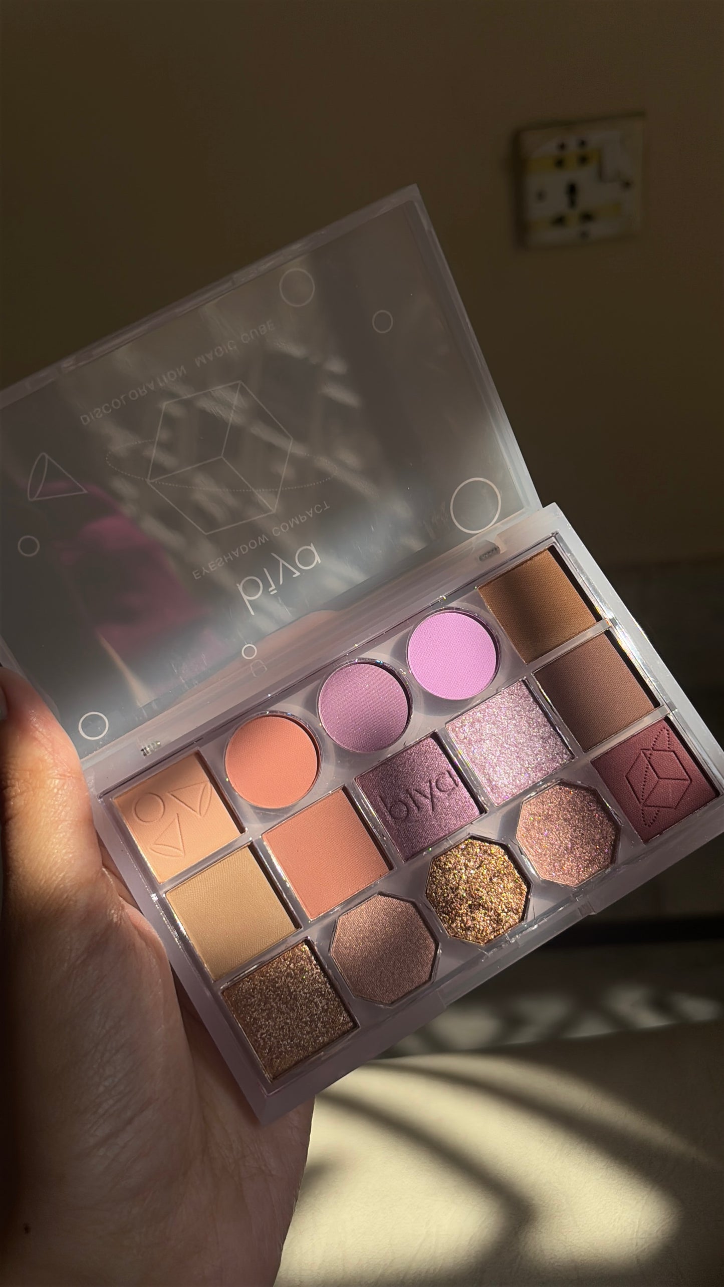 Biyaa Eyeshadow palette