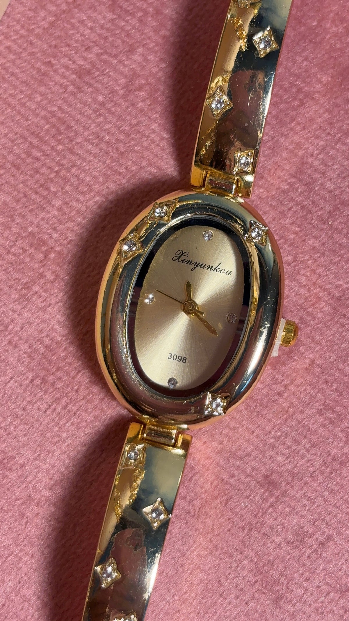 Aesthetic Vintage Sparkle Oval Gold