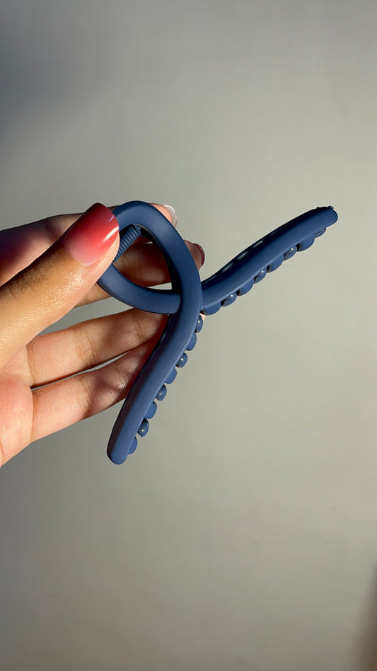 Blue Claw Clip-09