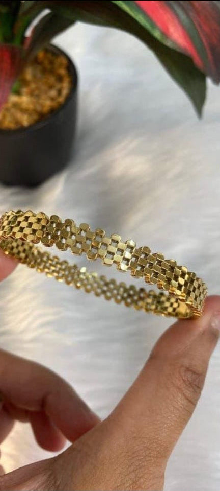 Mesh Cuff