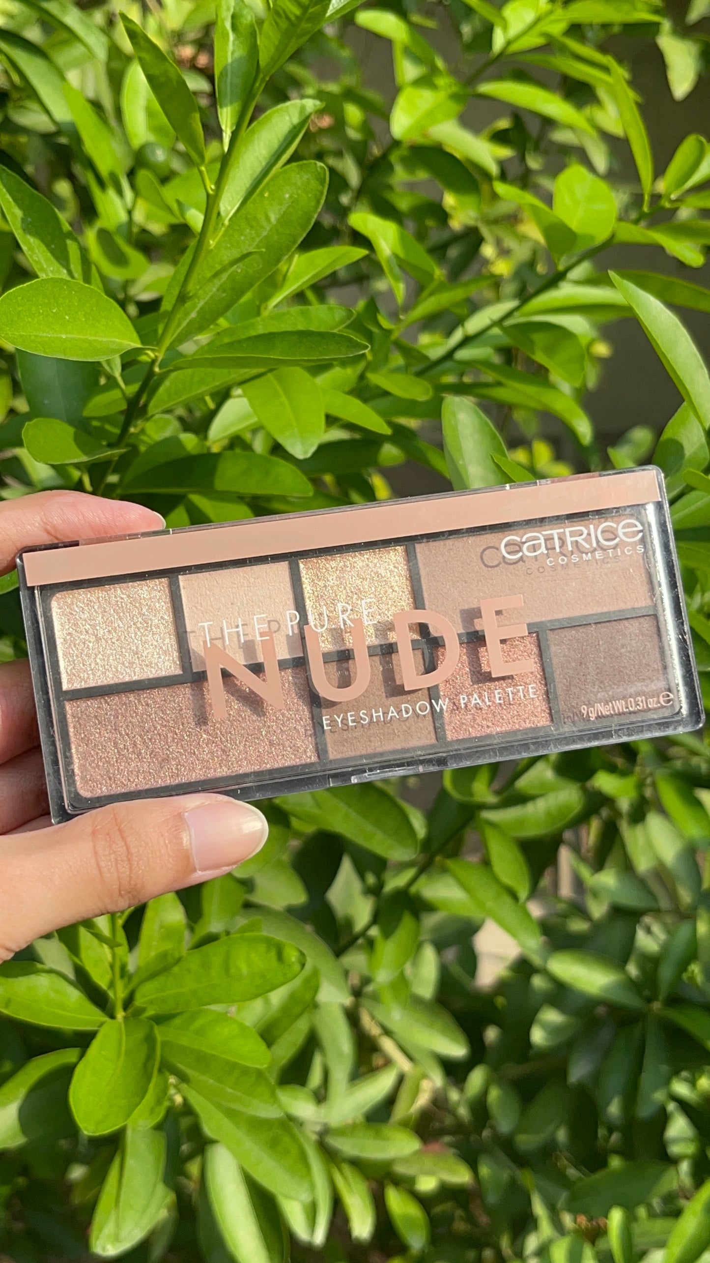 NUDE Eyeshadow and Highlighter palette