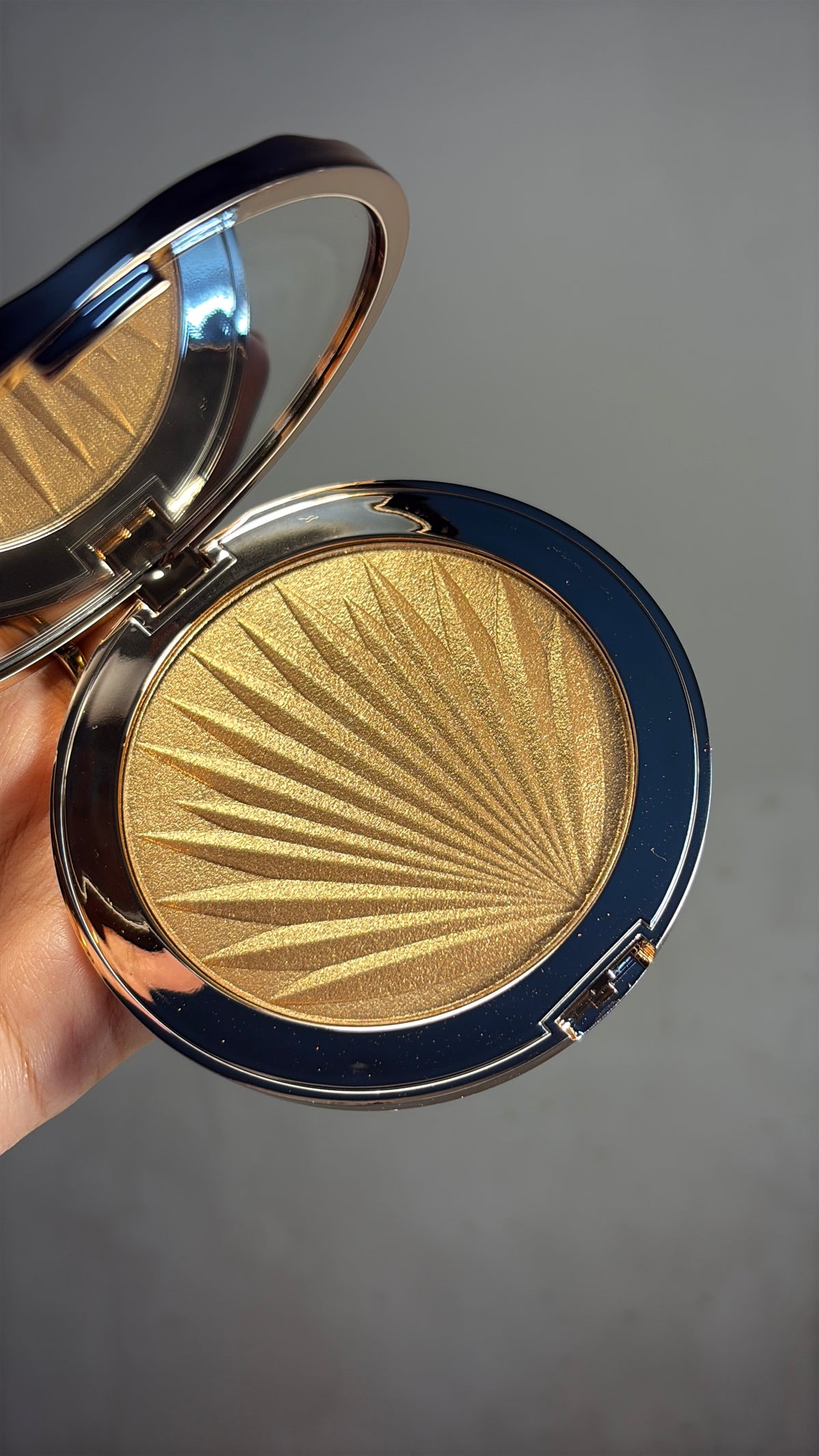 Ultra Glow Highlighter