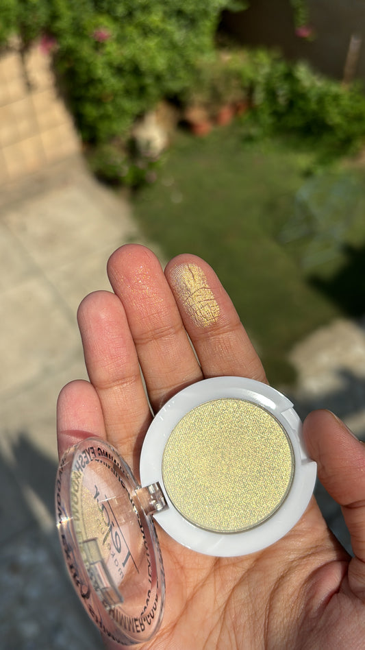 Single Eyeshadow and Highlighter