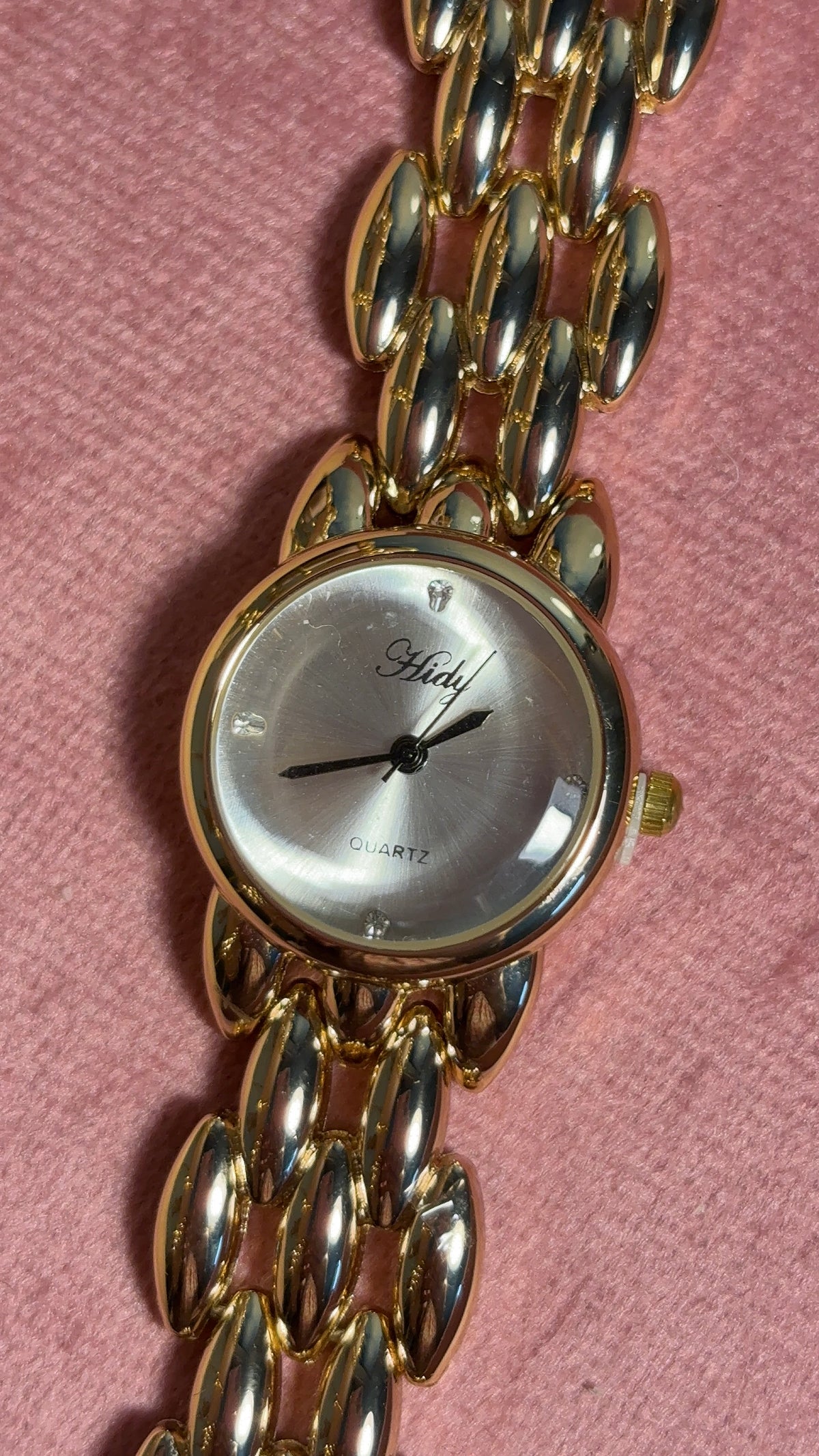 Aesthetic Vintage Gold Round Dial-White