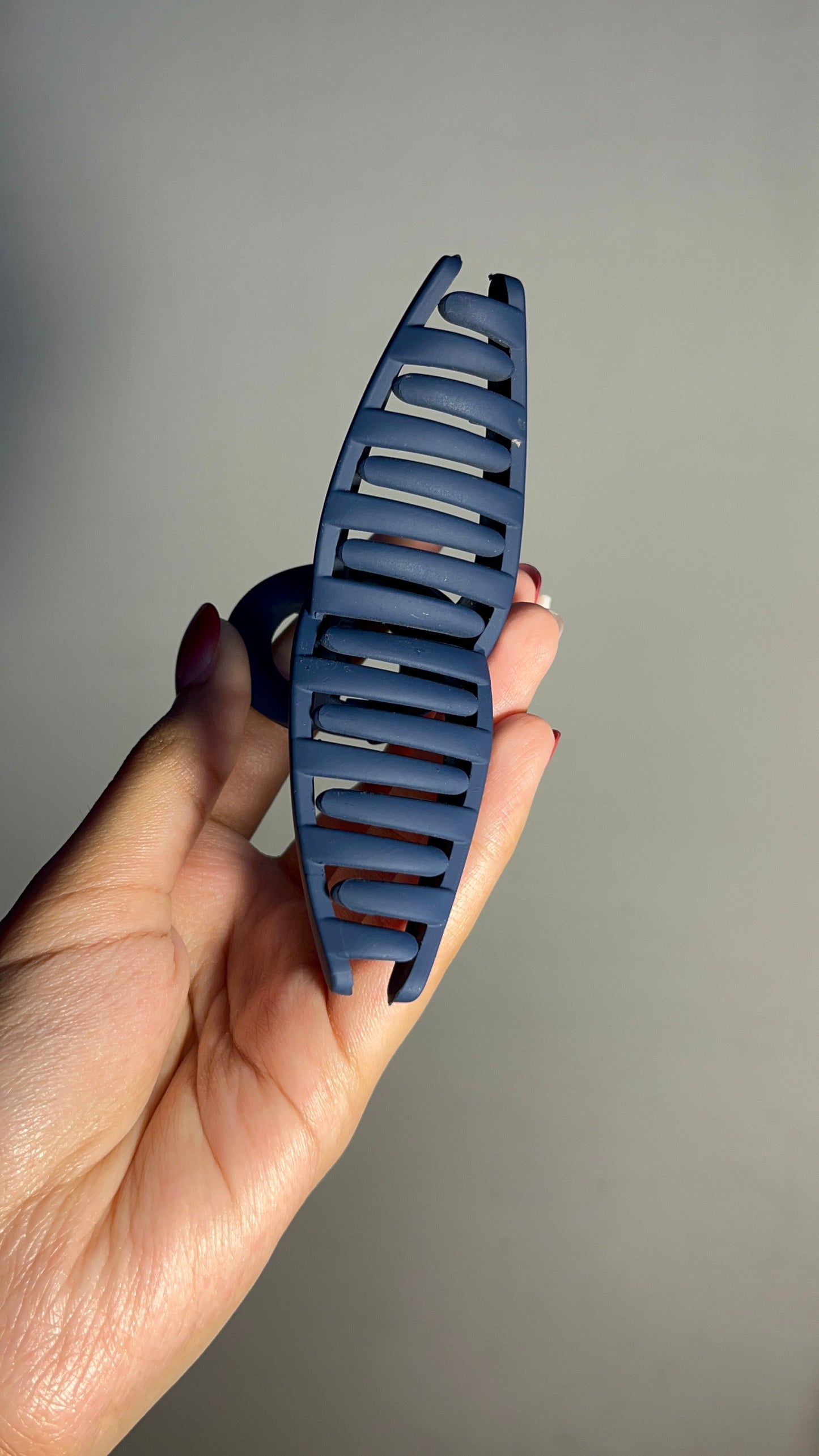 Blue Claw Clip-09