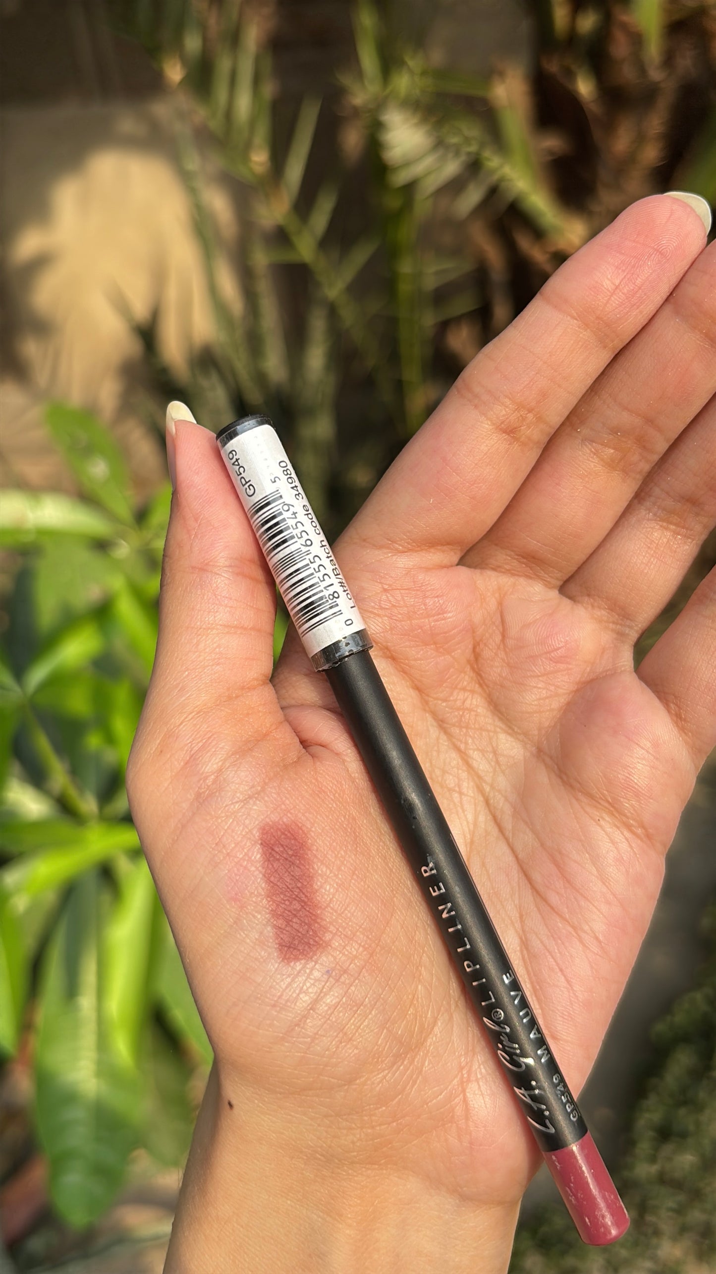 LAA Girl lipliner
