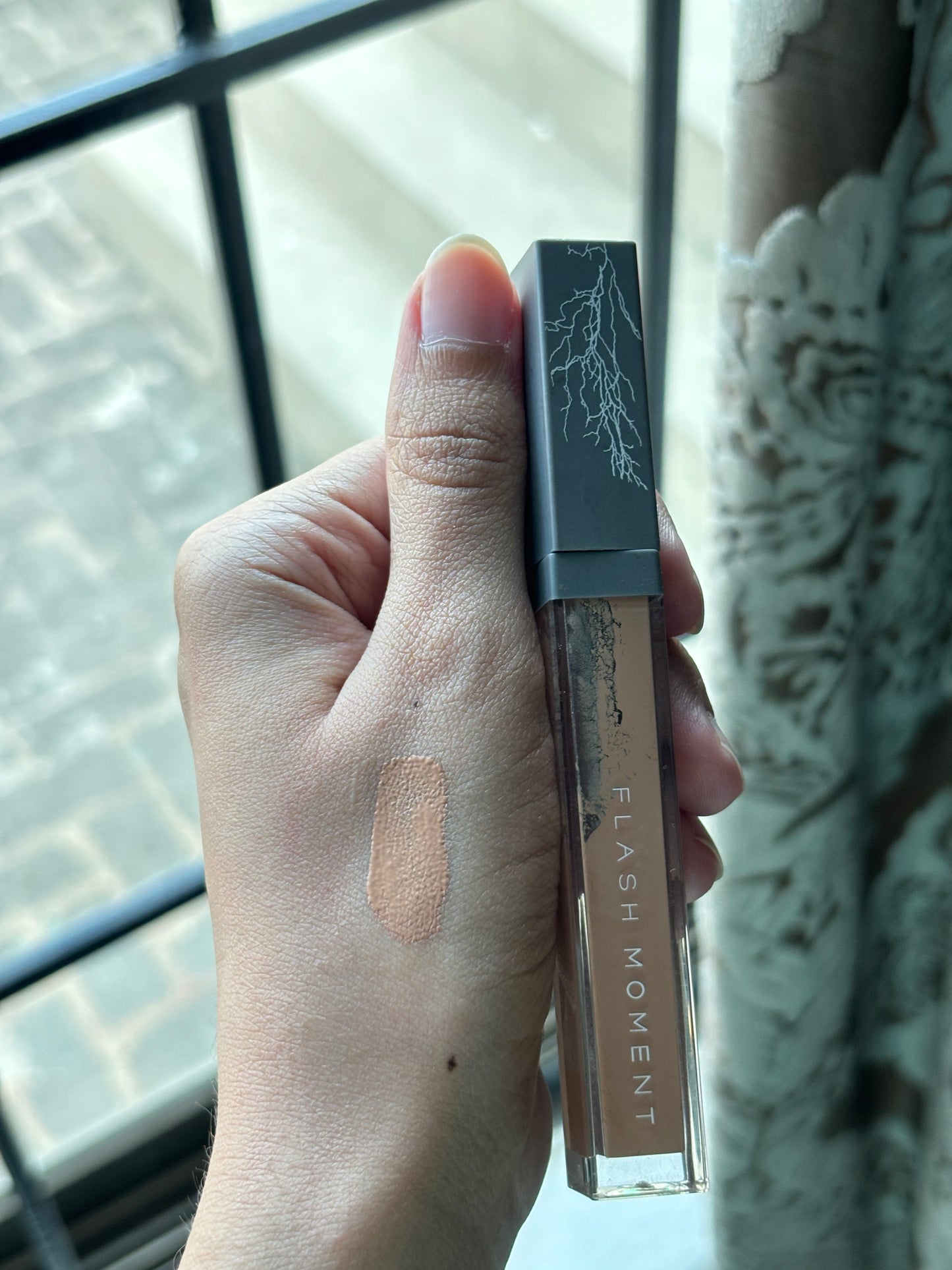 Flash Moment Liquid Concealer