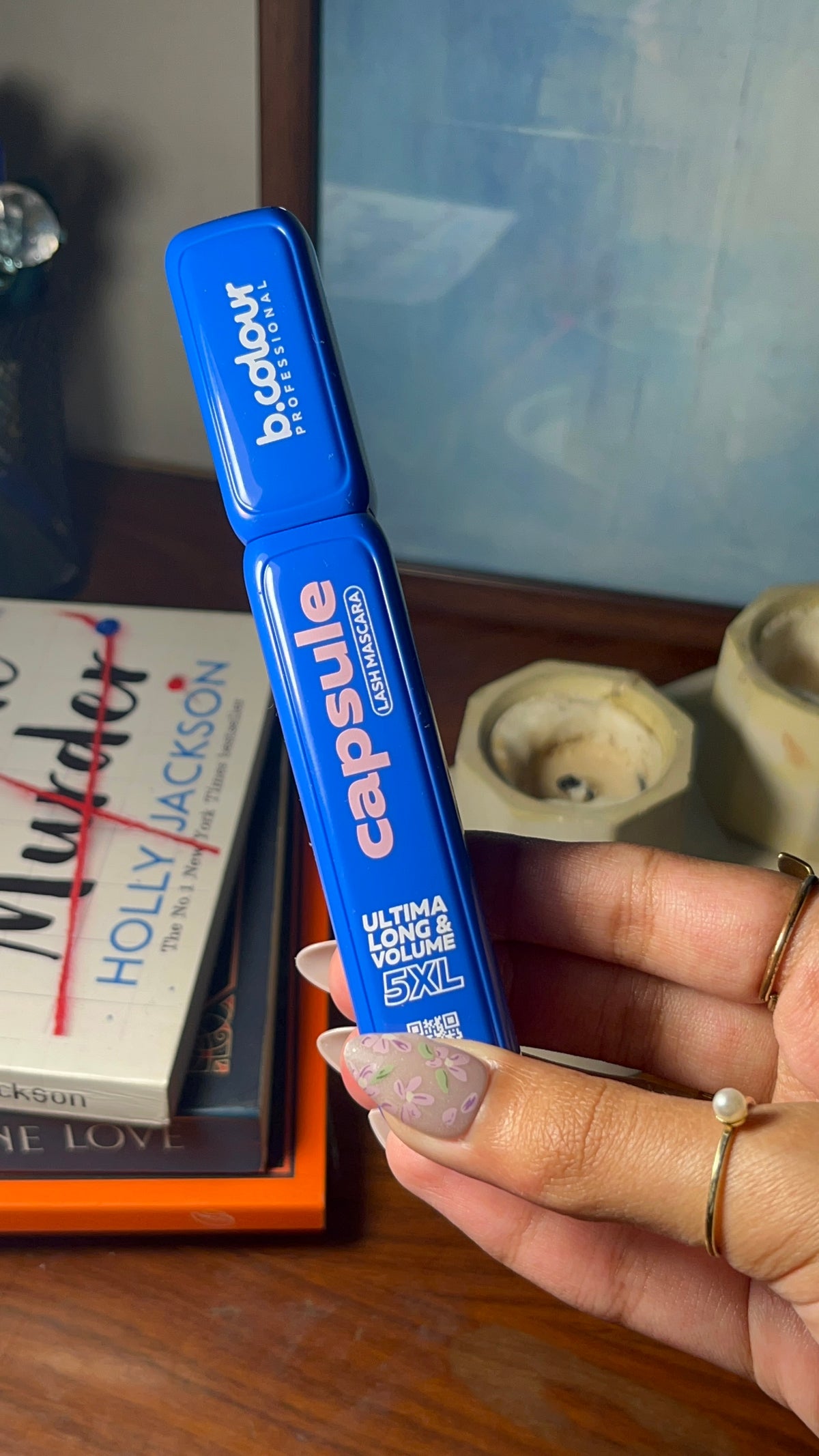 ULTRA VOLUME MASCARA