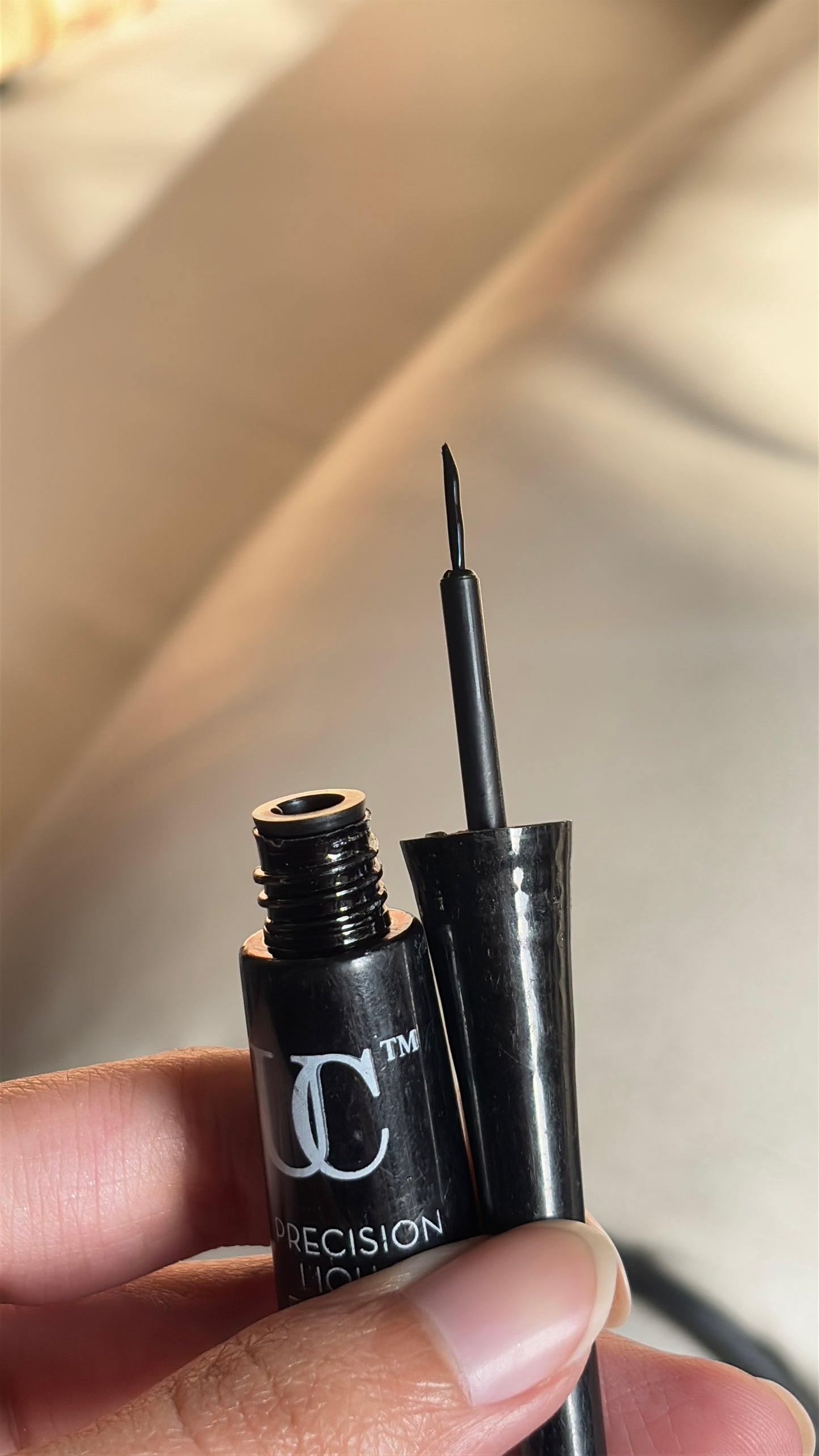 Precision Liquid Eyeliner