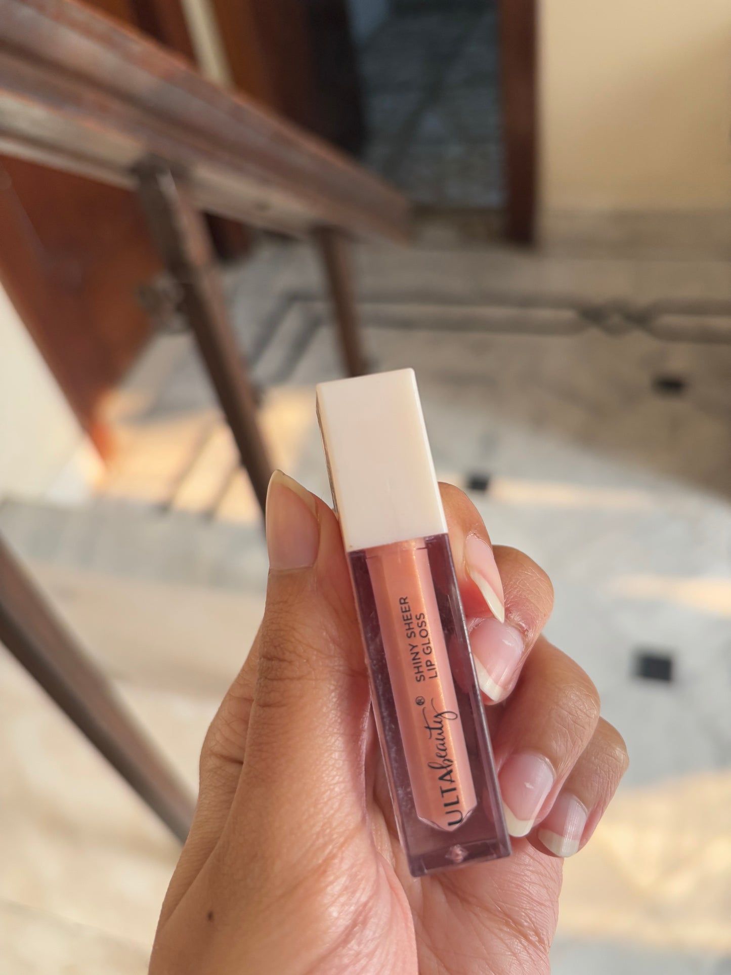 Lip Oils & Shinny Gloss