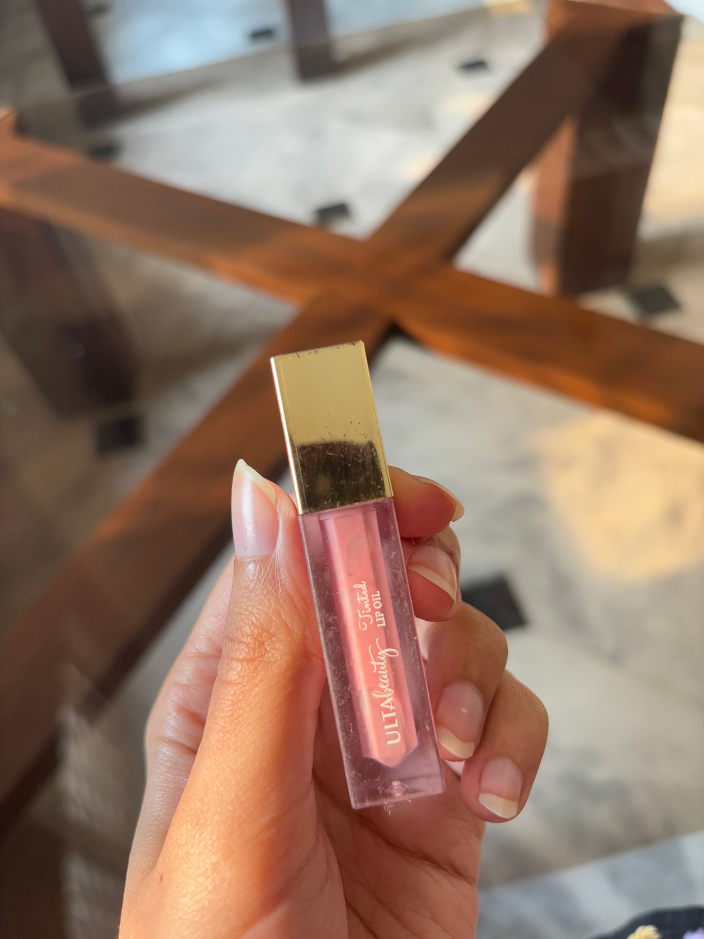 Lip Oils & Shinny Gloss