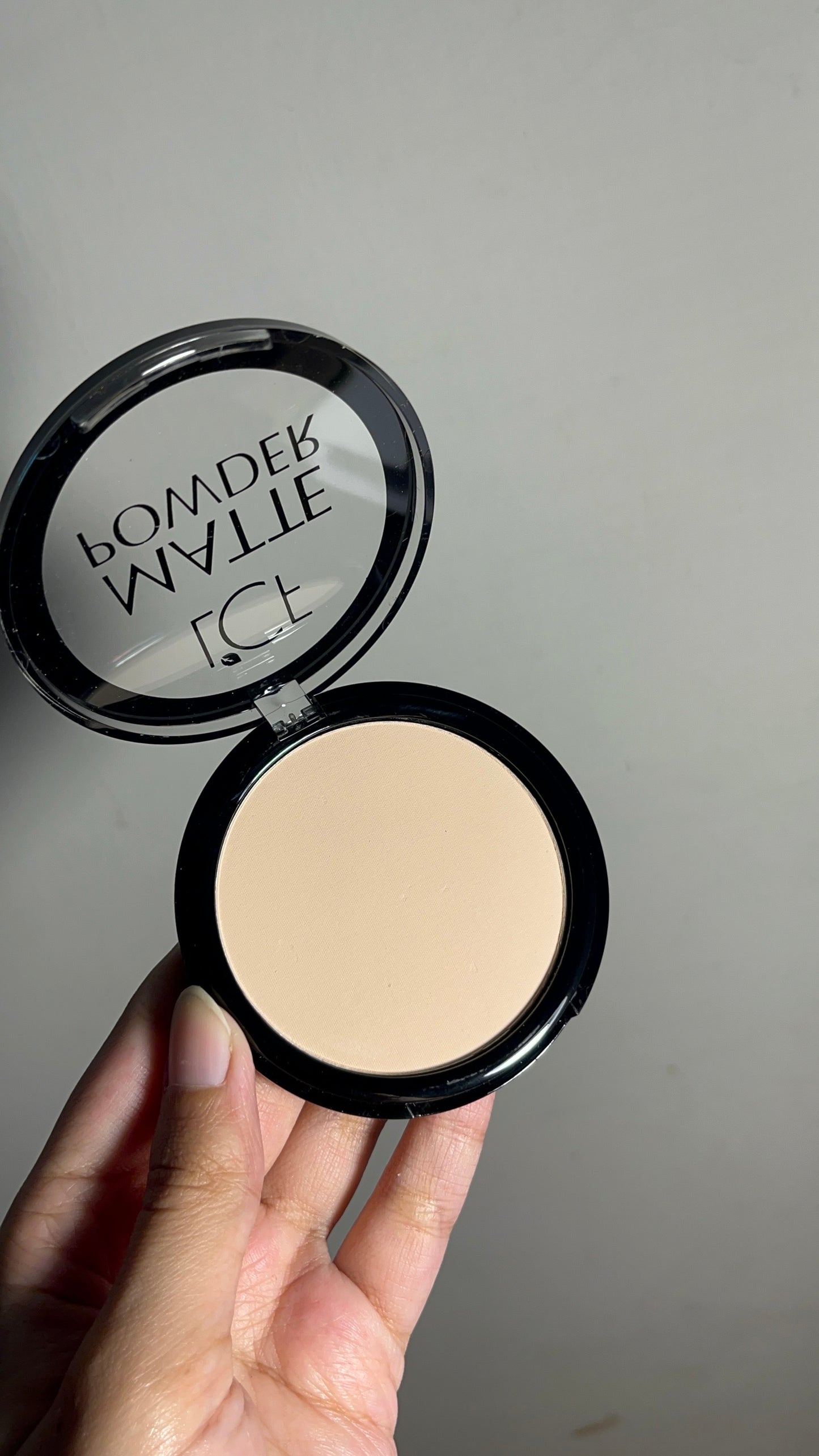 LCF Matte Compact Powder