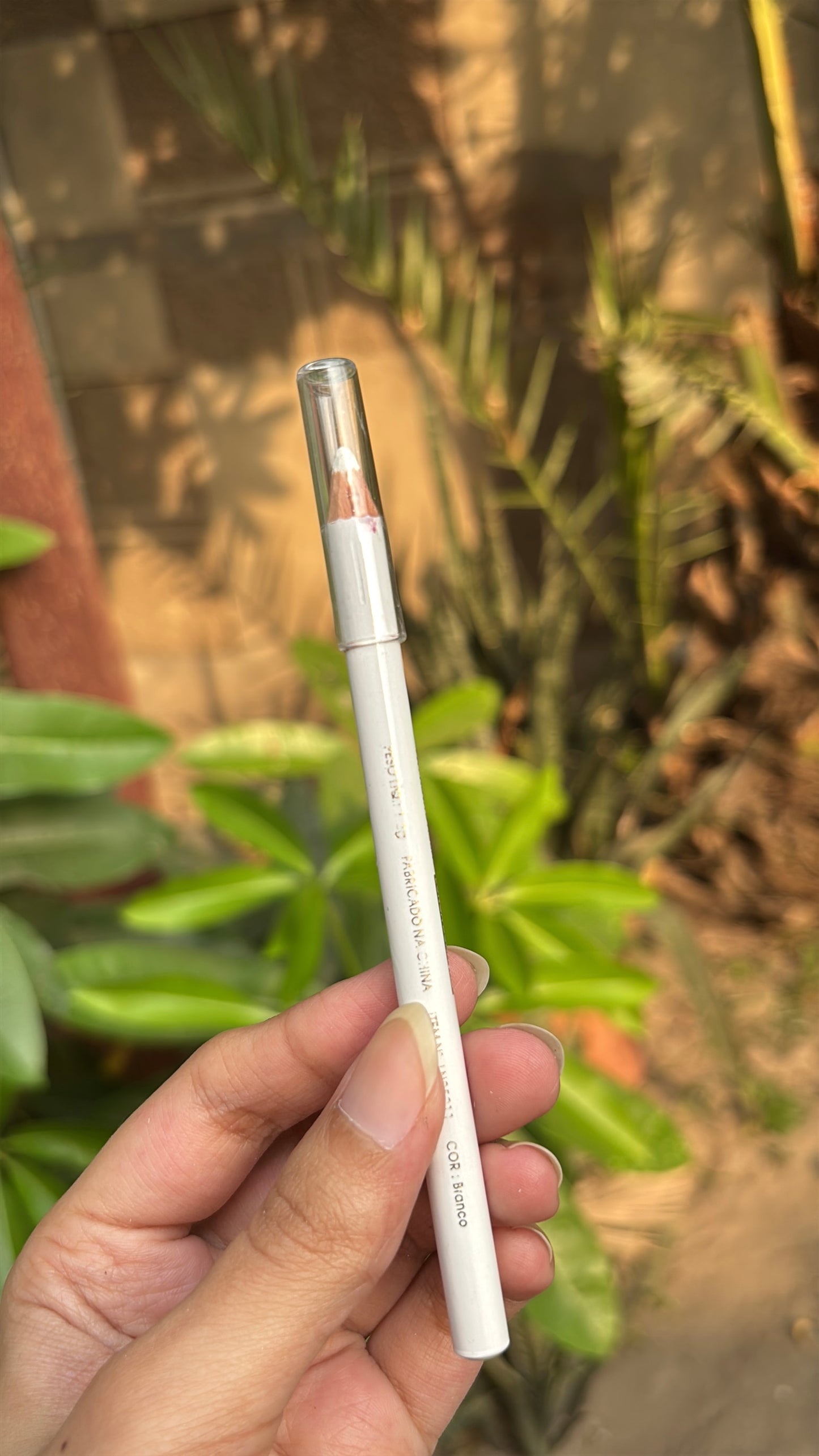 White Eyepencil
