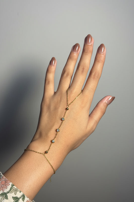 Dainty HandChain