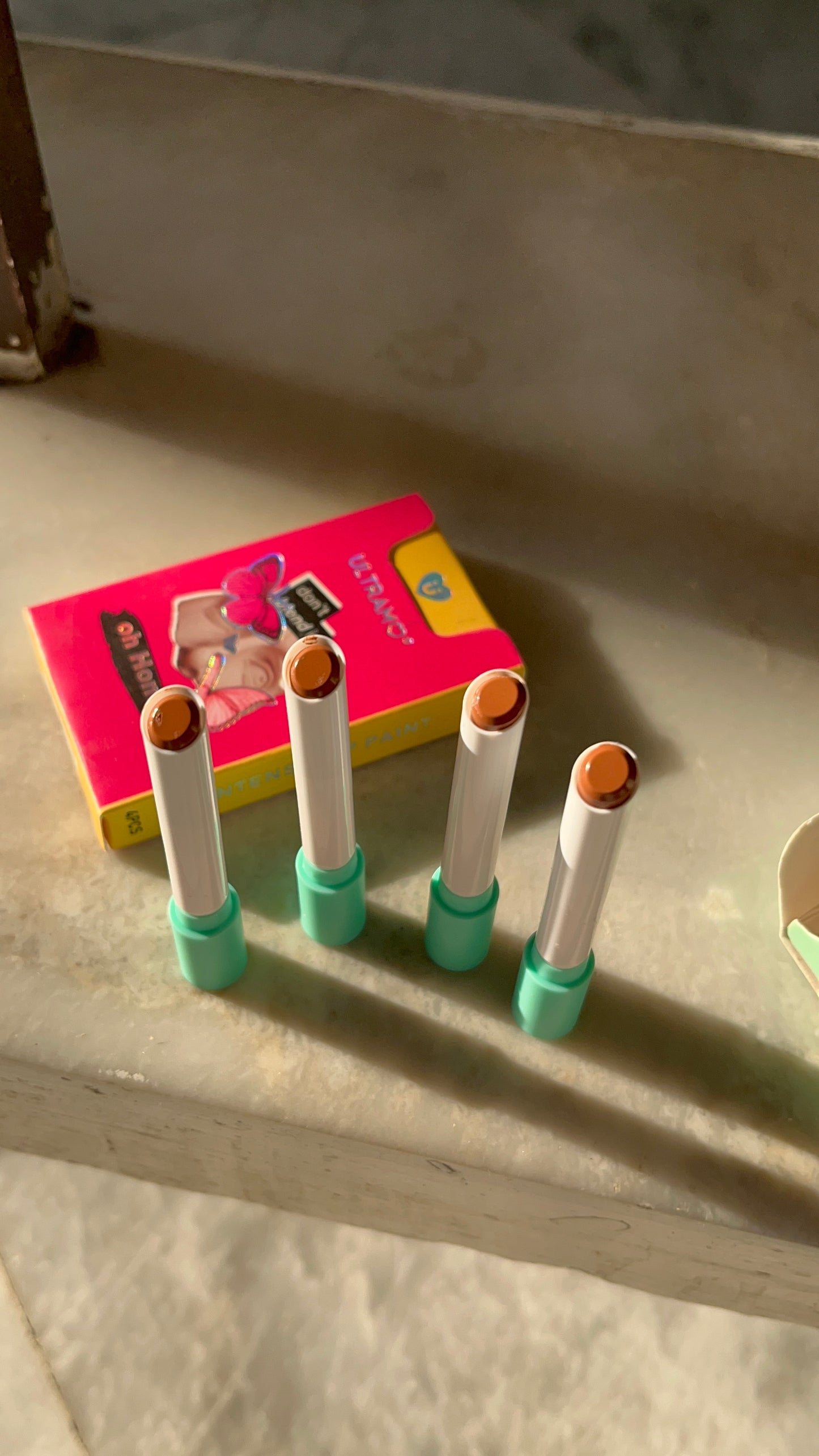 Pack of 4 Brown lipsticks-02