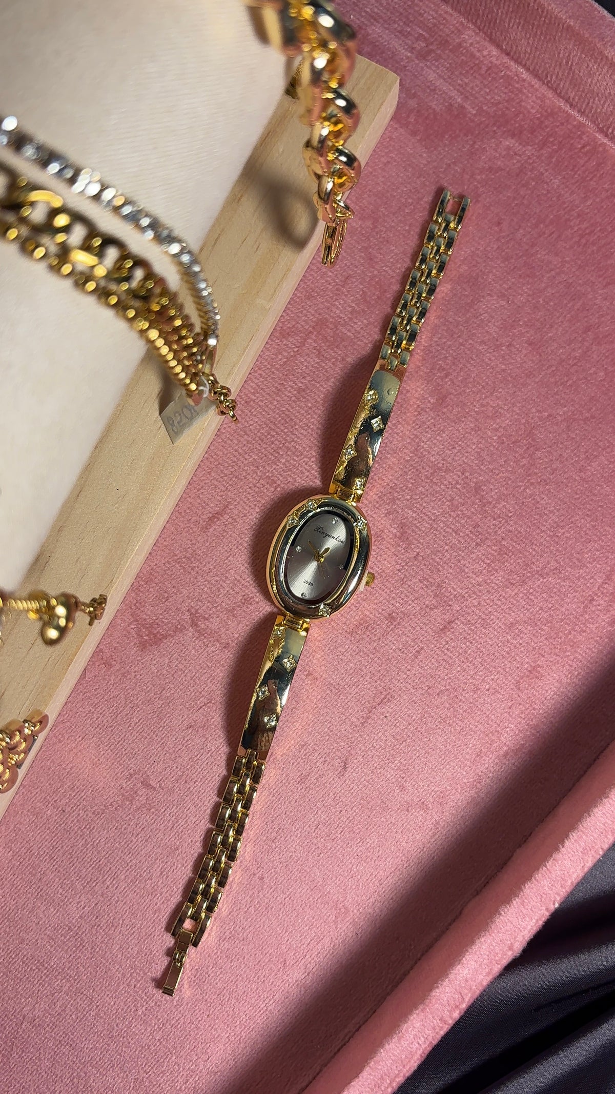 Aesthetic Vintage Sparkle Oval Gold-Grey