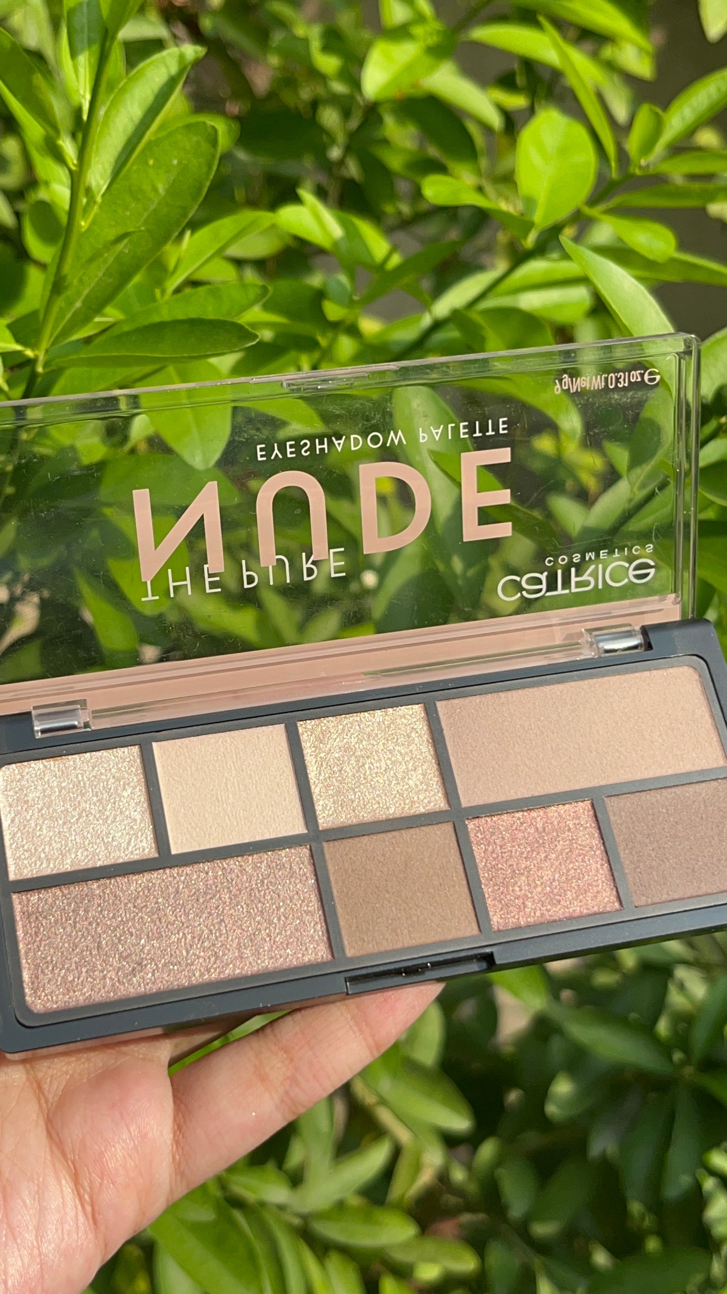 NUDE Eyeshadow and Highlighter palette