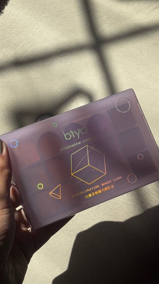 Biyaa Eyeshadow palette