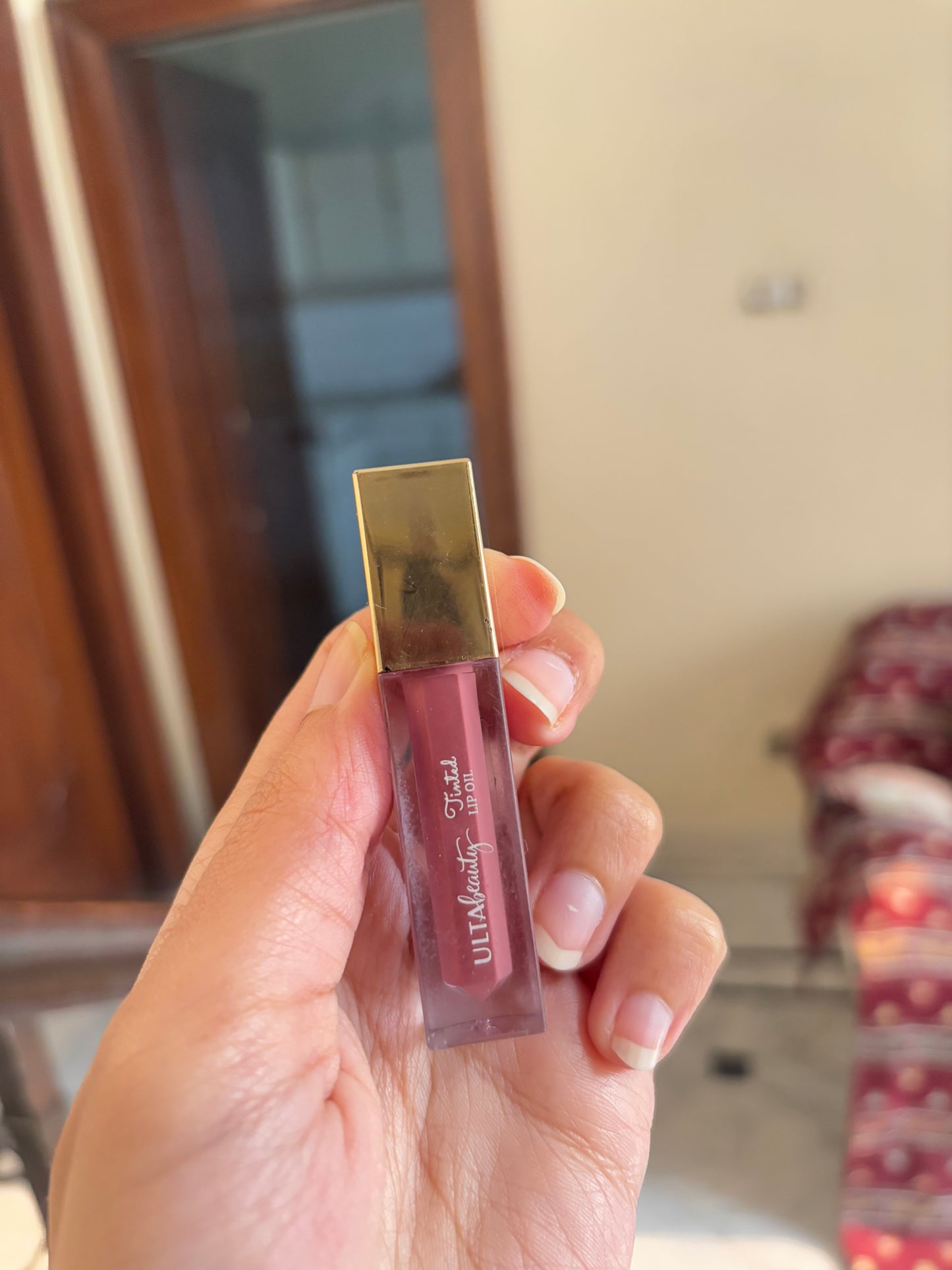 Lip Oils & Shinny Gloss