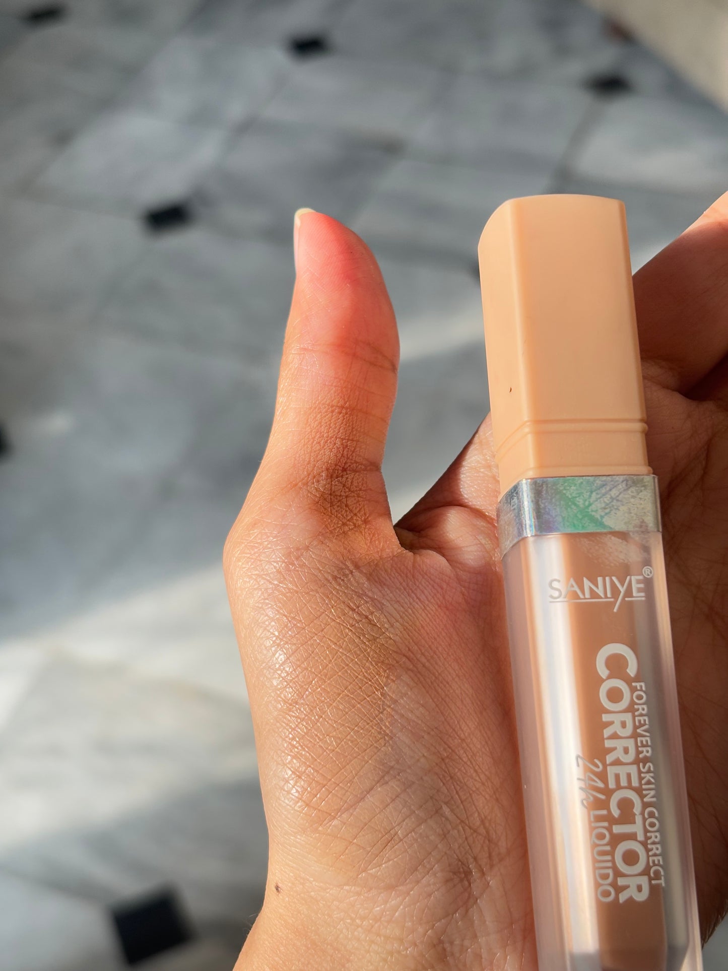 FOREVER SKIN CORRECT Concealer