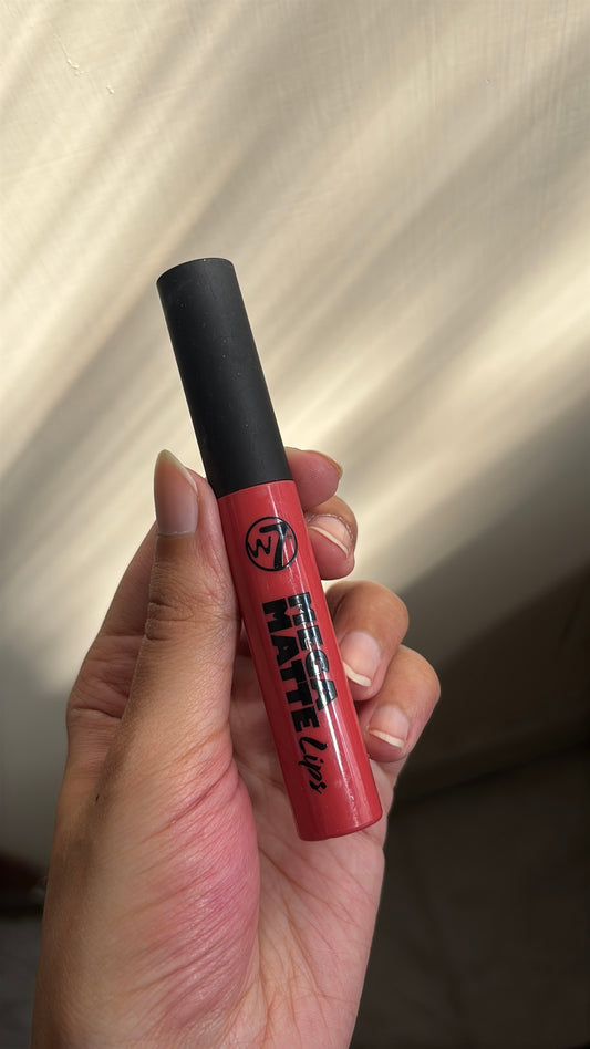 Liquid matte lipstick