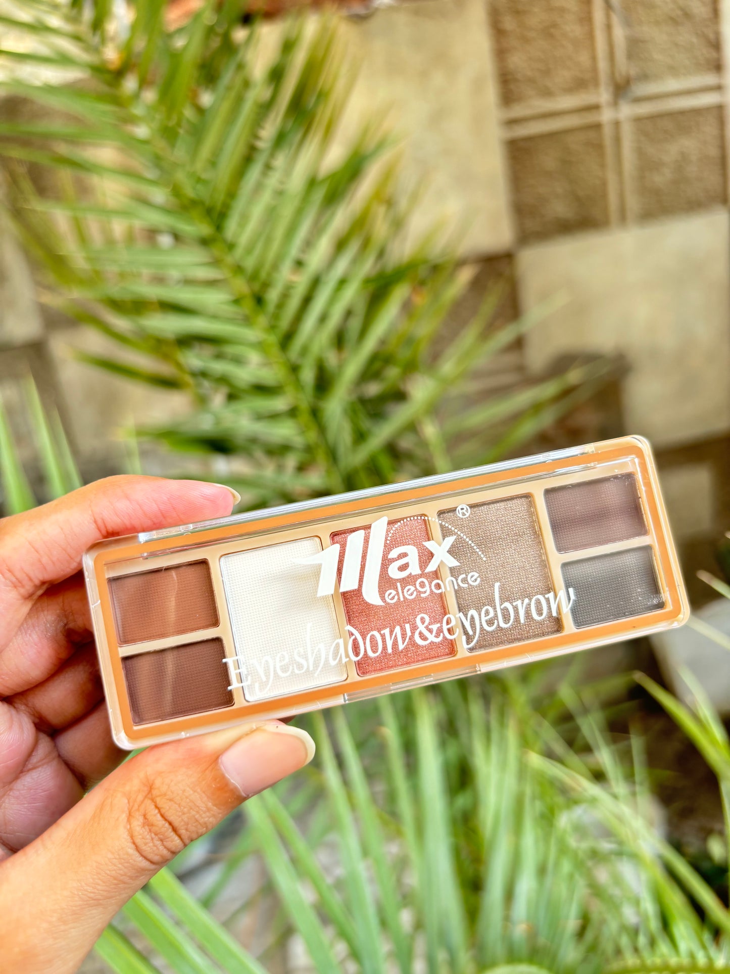 Eyeshadow and Highlighter Palettes-01