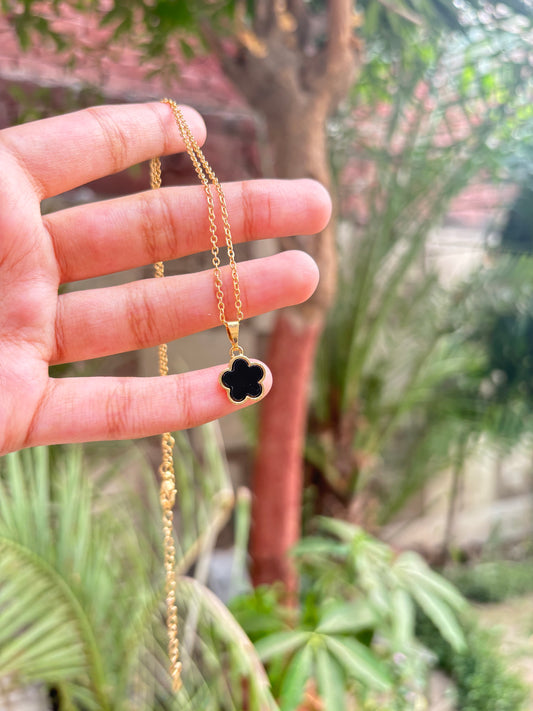 Clover Black Necklace