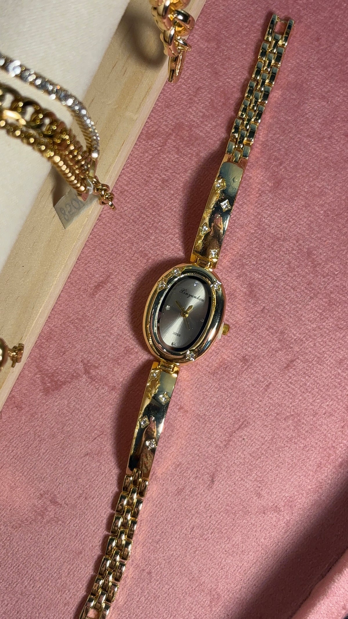 Aesthetic Vintage Sparkle Oval Gold-Grey
